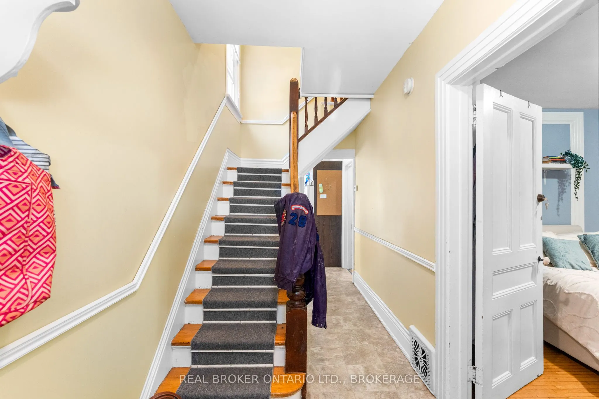 328 Collingwood Street