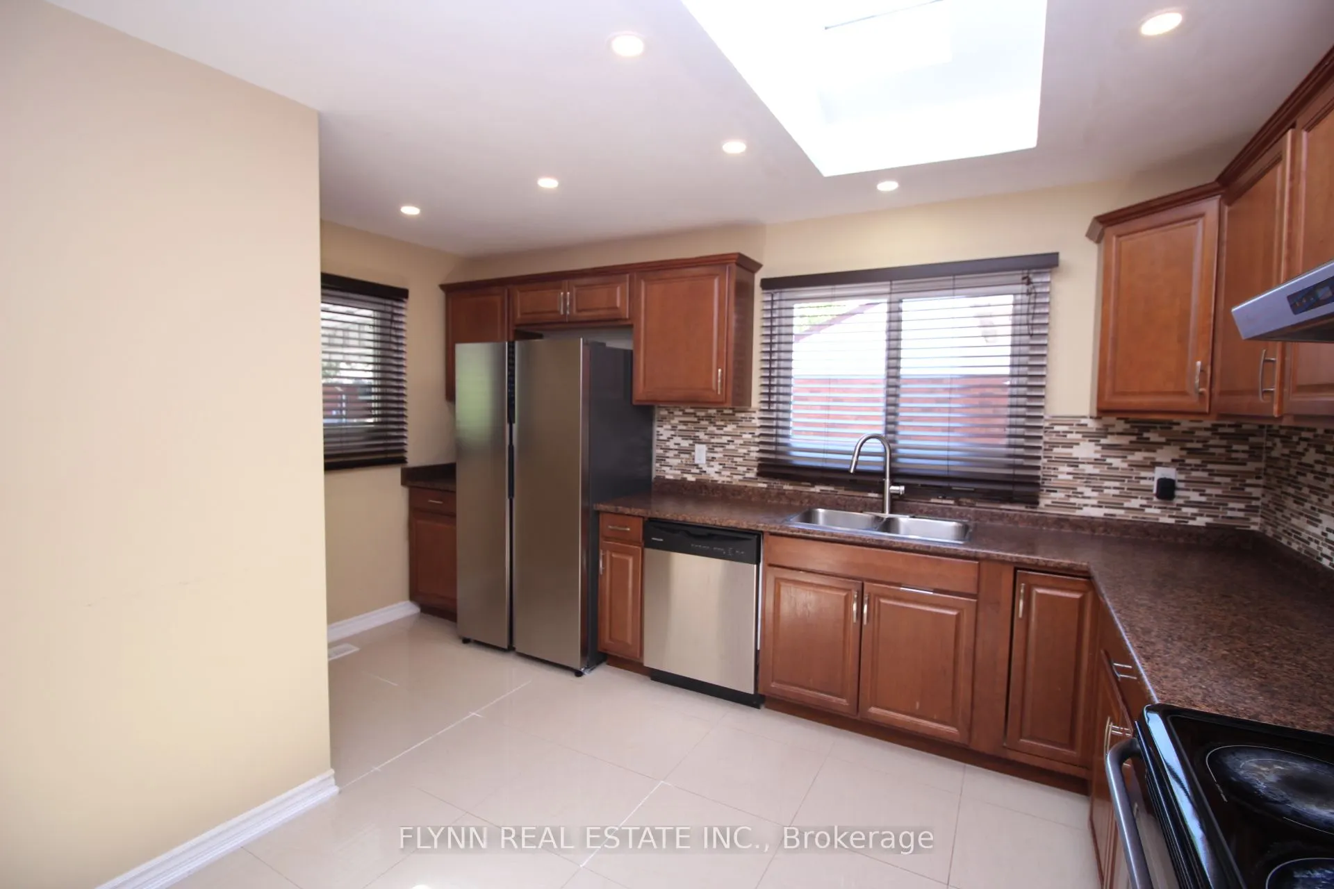 7139 WARDEN Avenue, #Upper