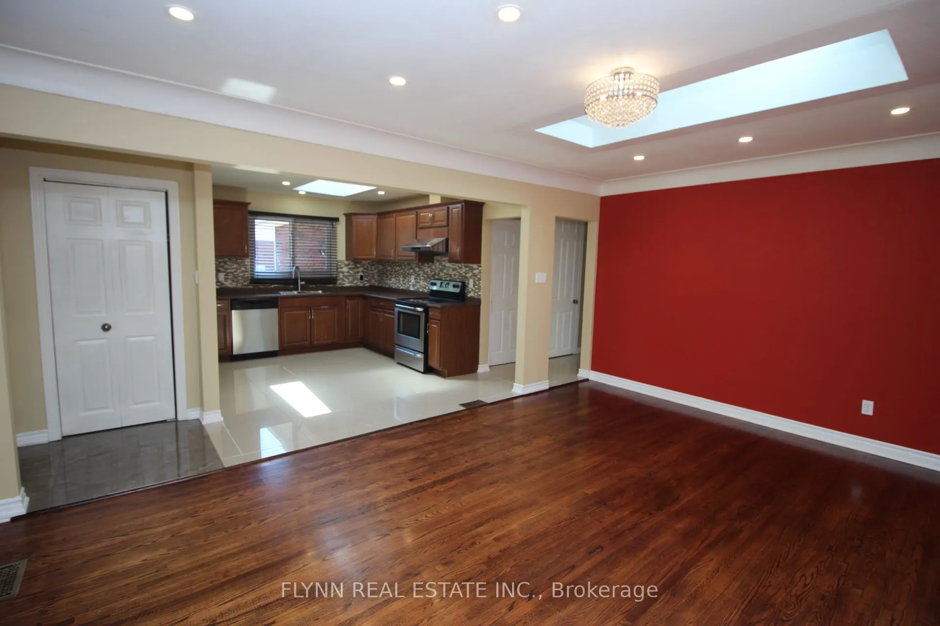 7139 WARDEN Avenue, #Upper