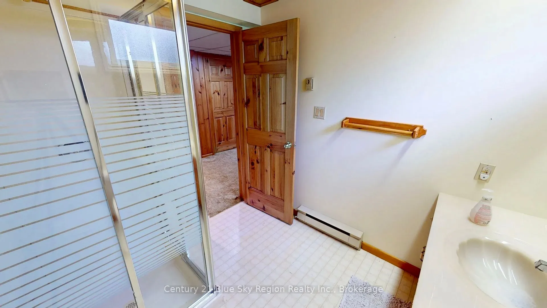 12 Vivyenne Court