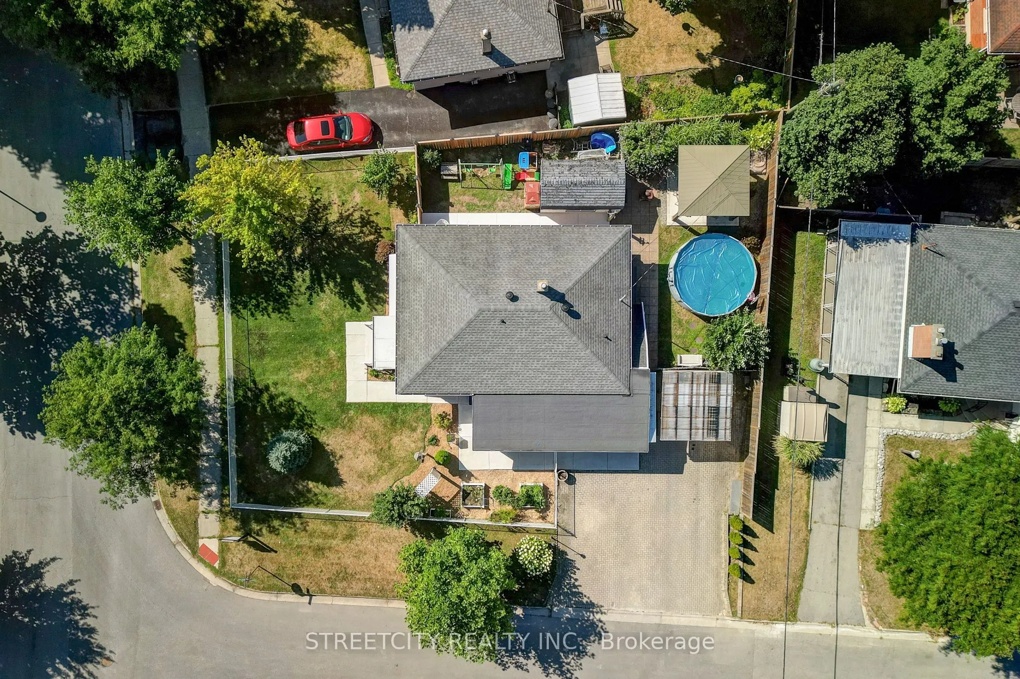 260 Tweedsmuir Avenue