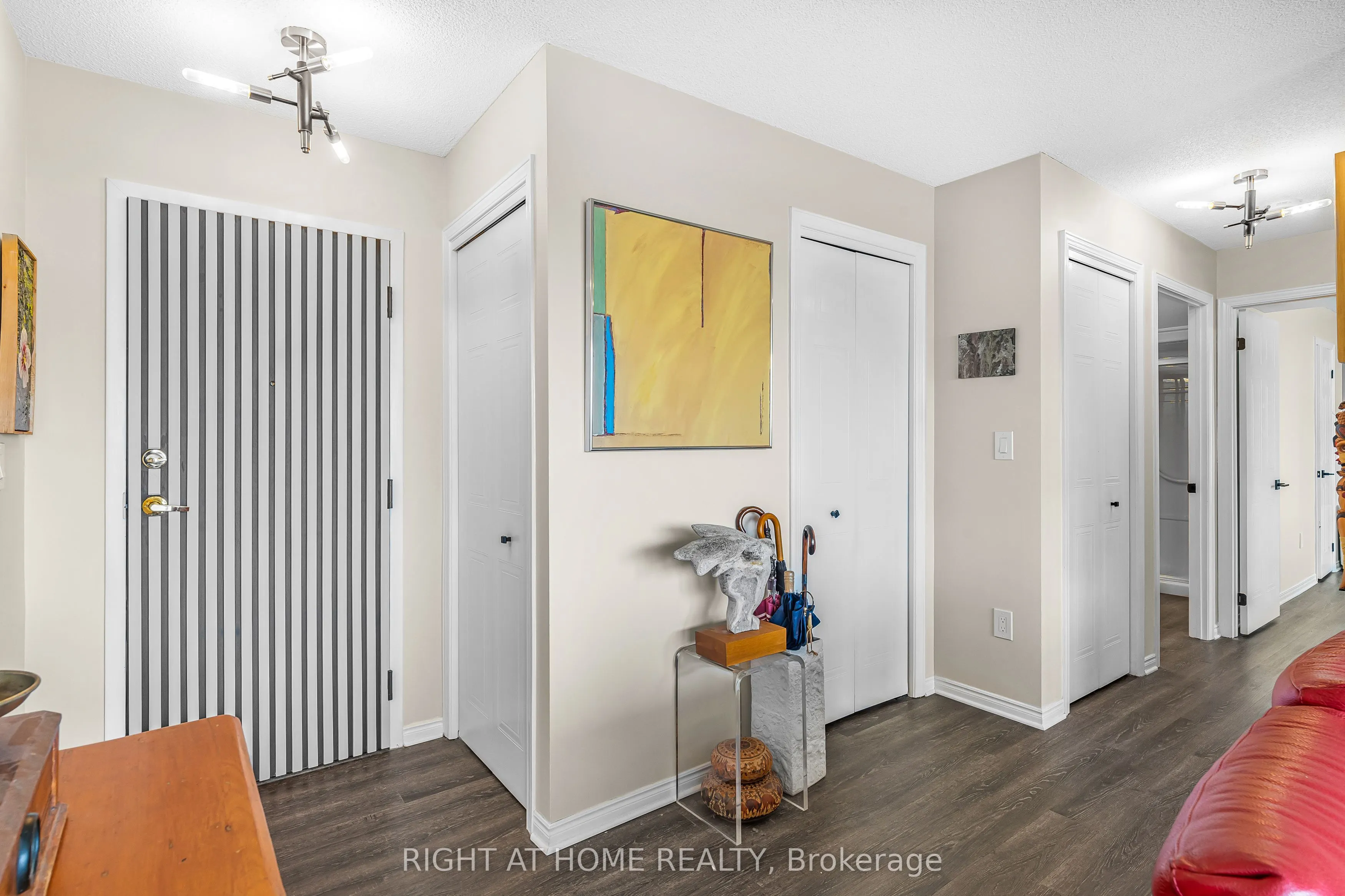 81 Scott Street, #707