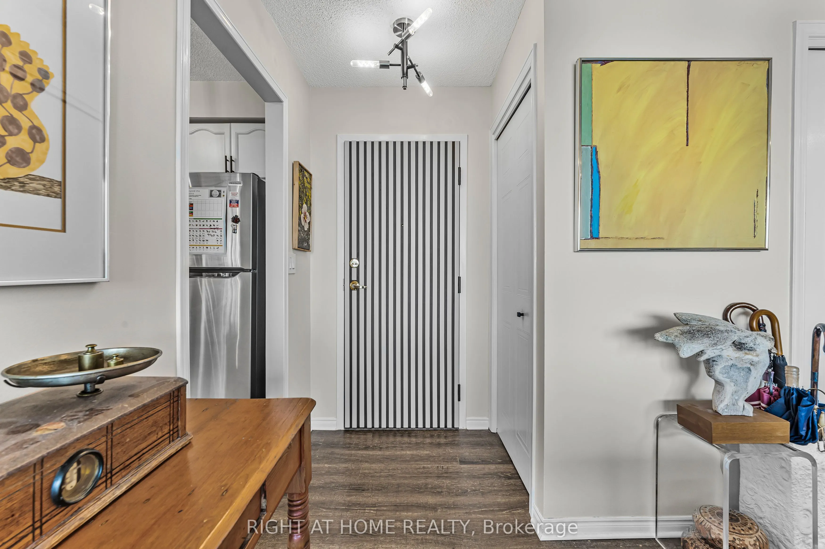 81 Scott Street, #707