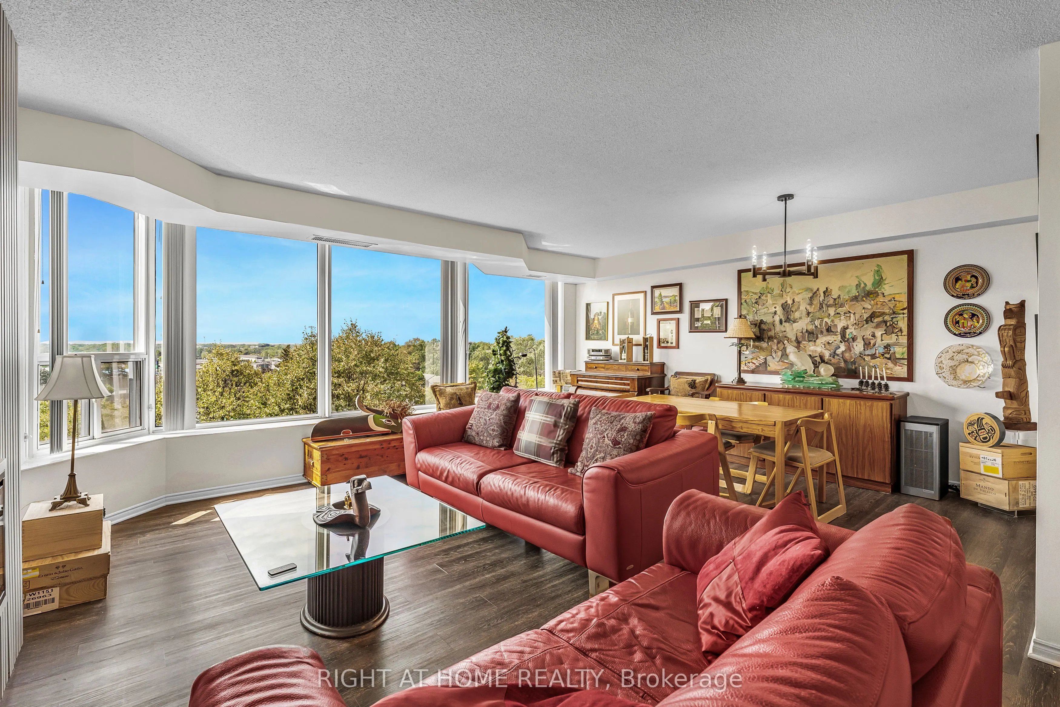 81 Scott Street, #707
