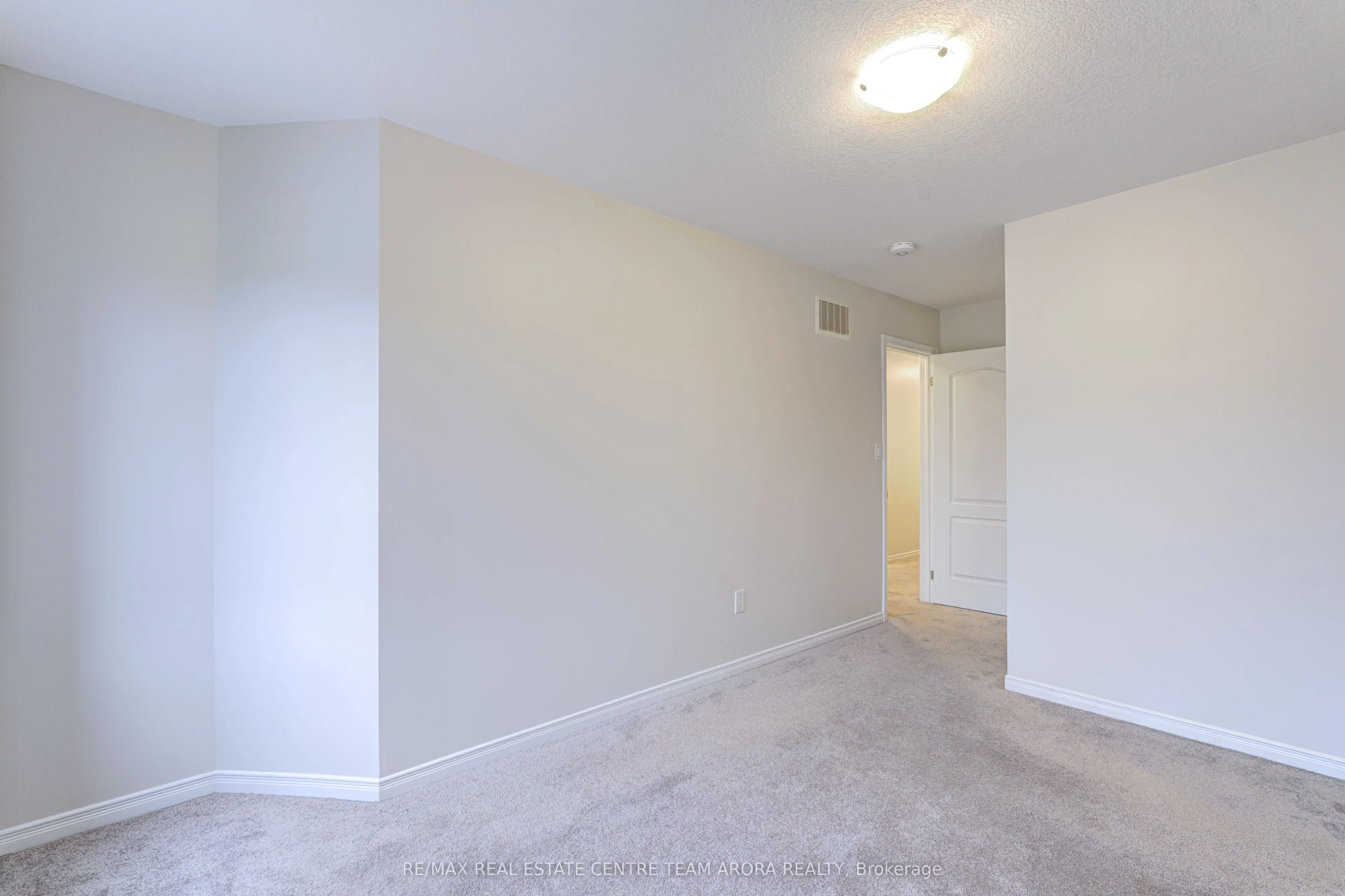 79 Oaktree Drive