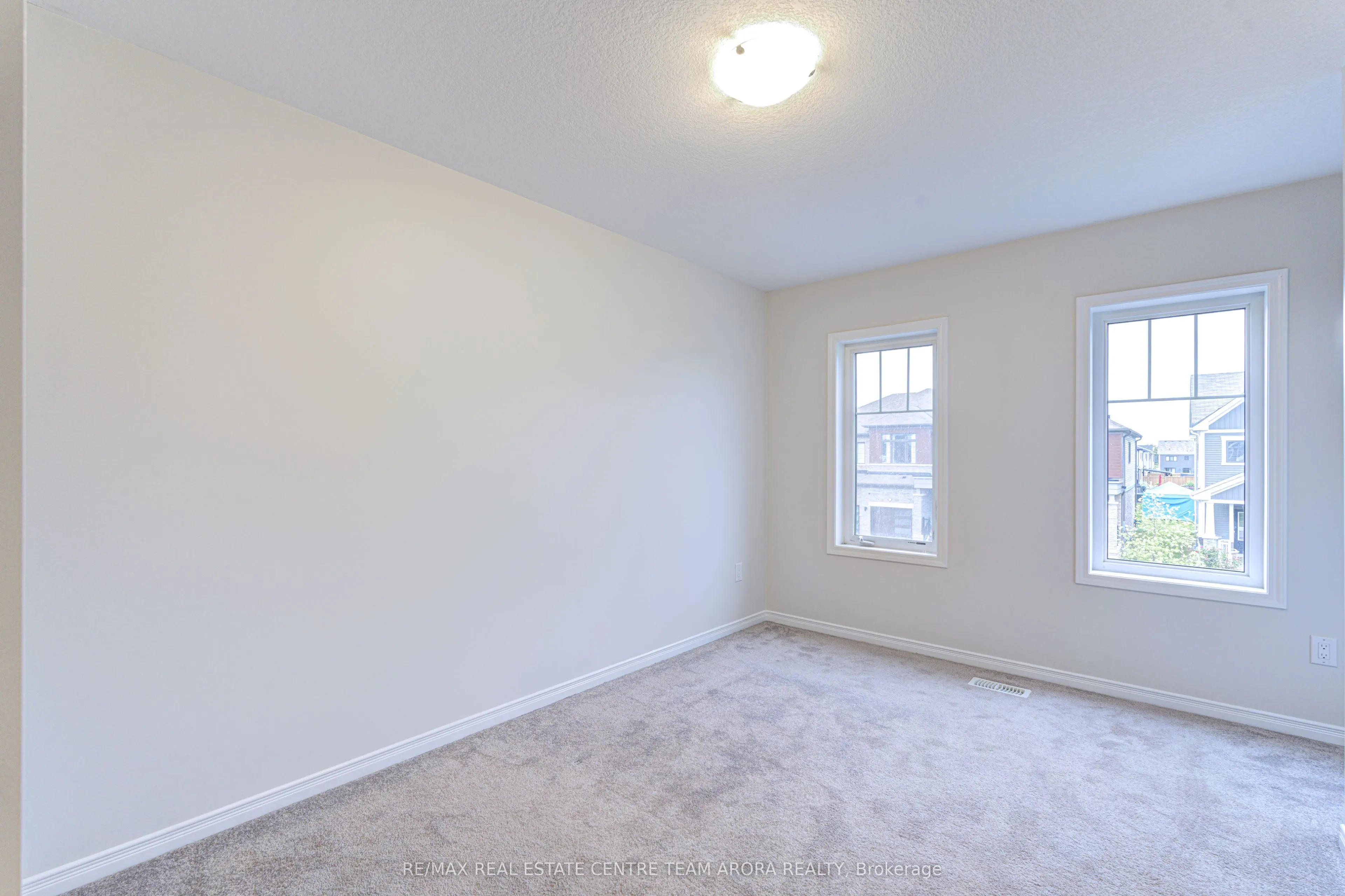 79 Oaktree Drive