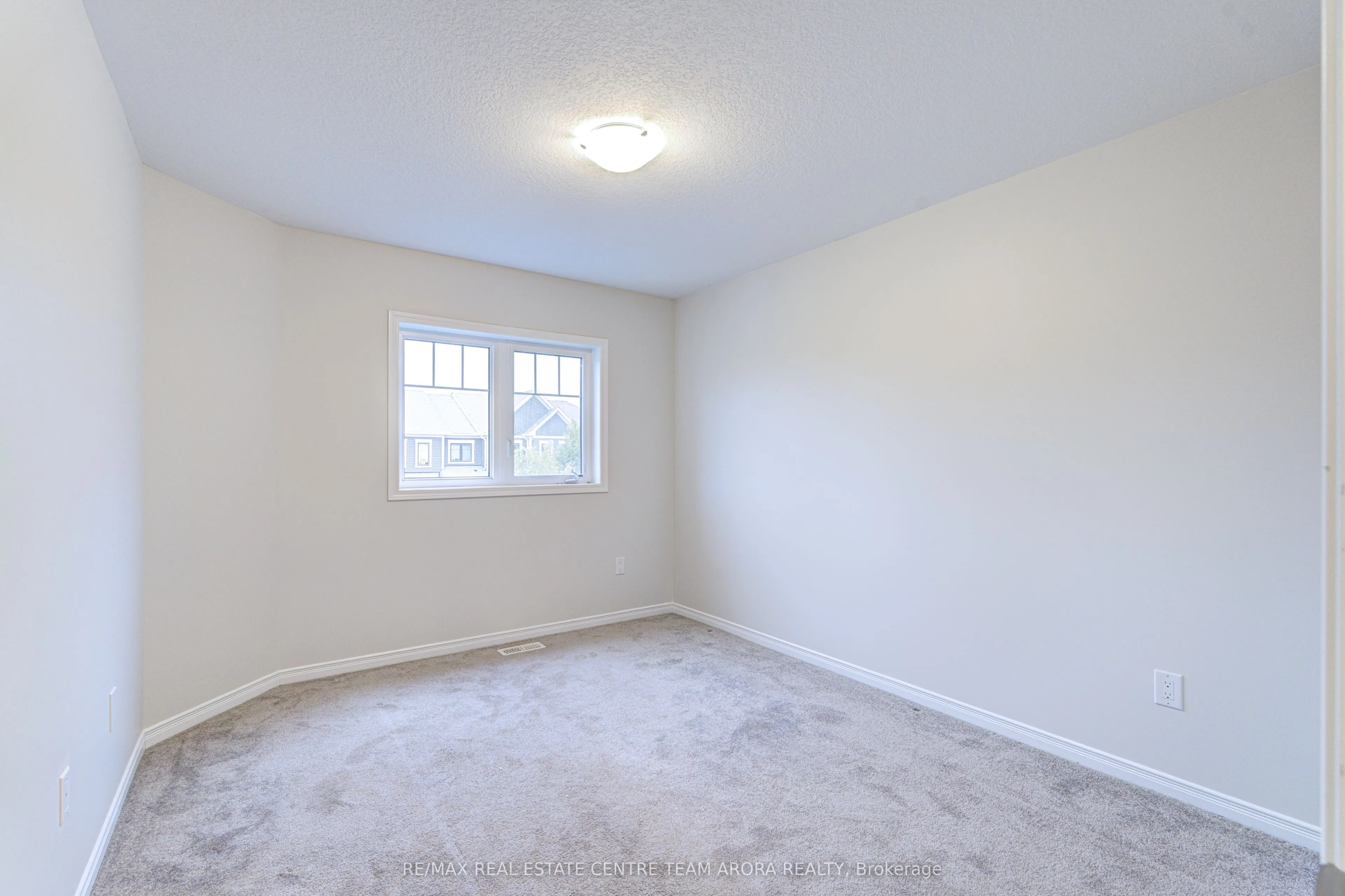 79 Oaktree Drive