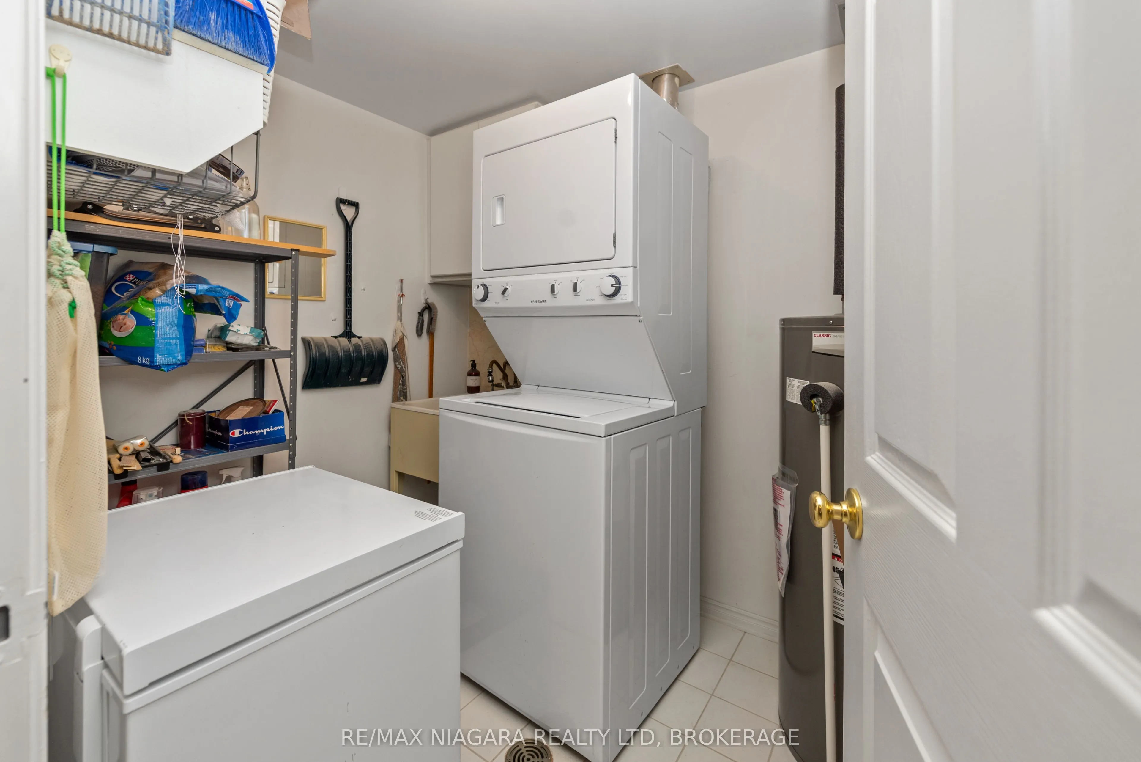 6704 Thorold Stone Road, #206