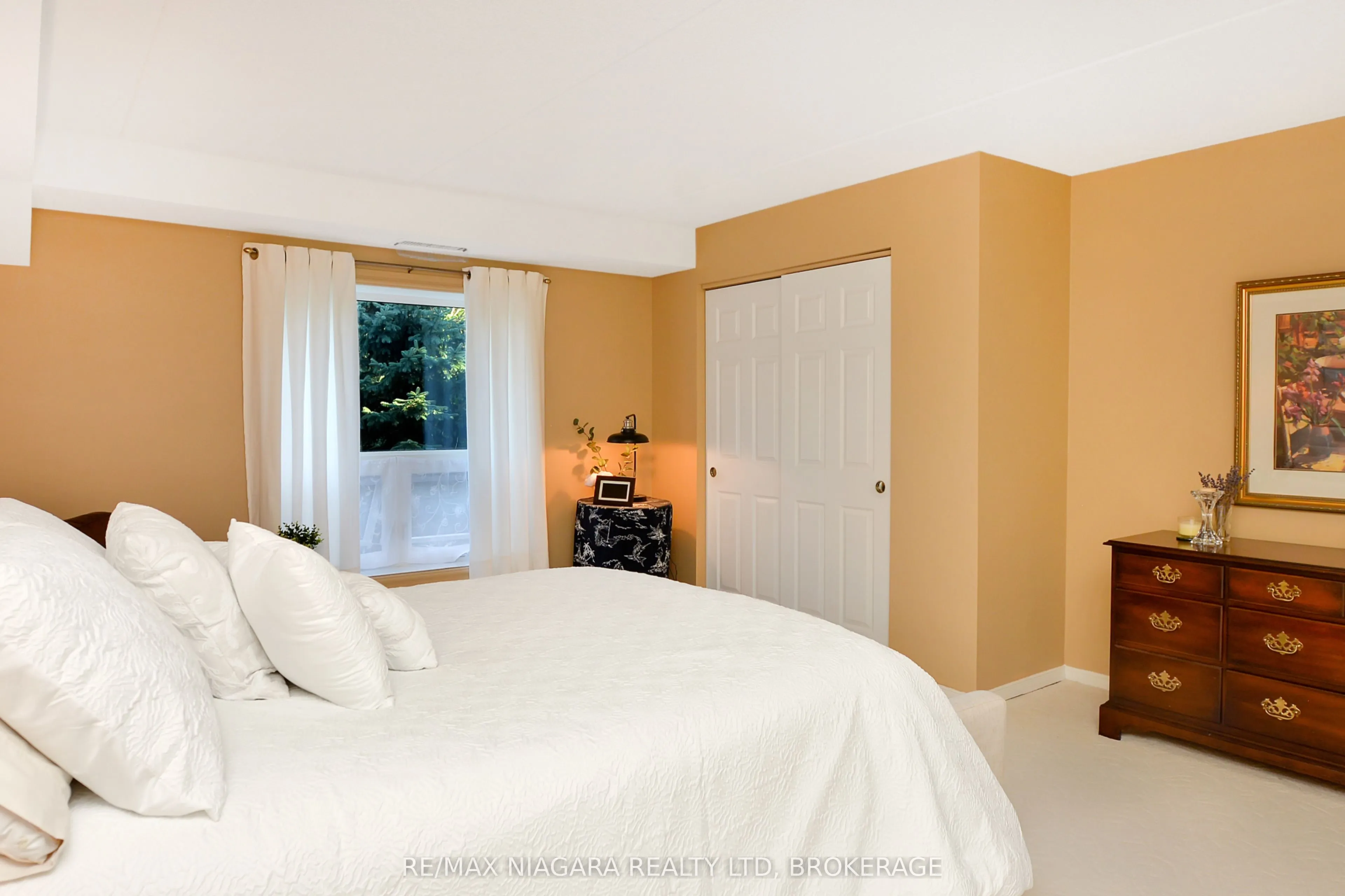 6704 Thorold Stone Road, #206