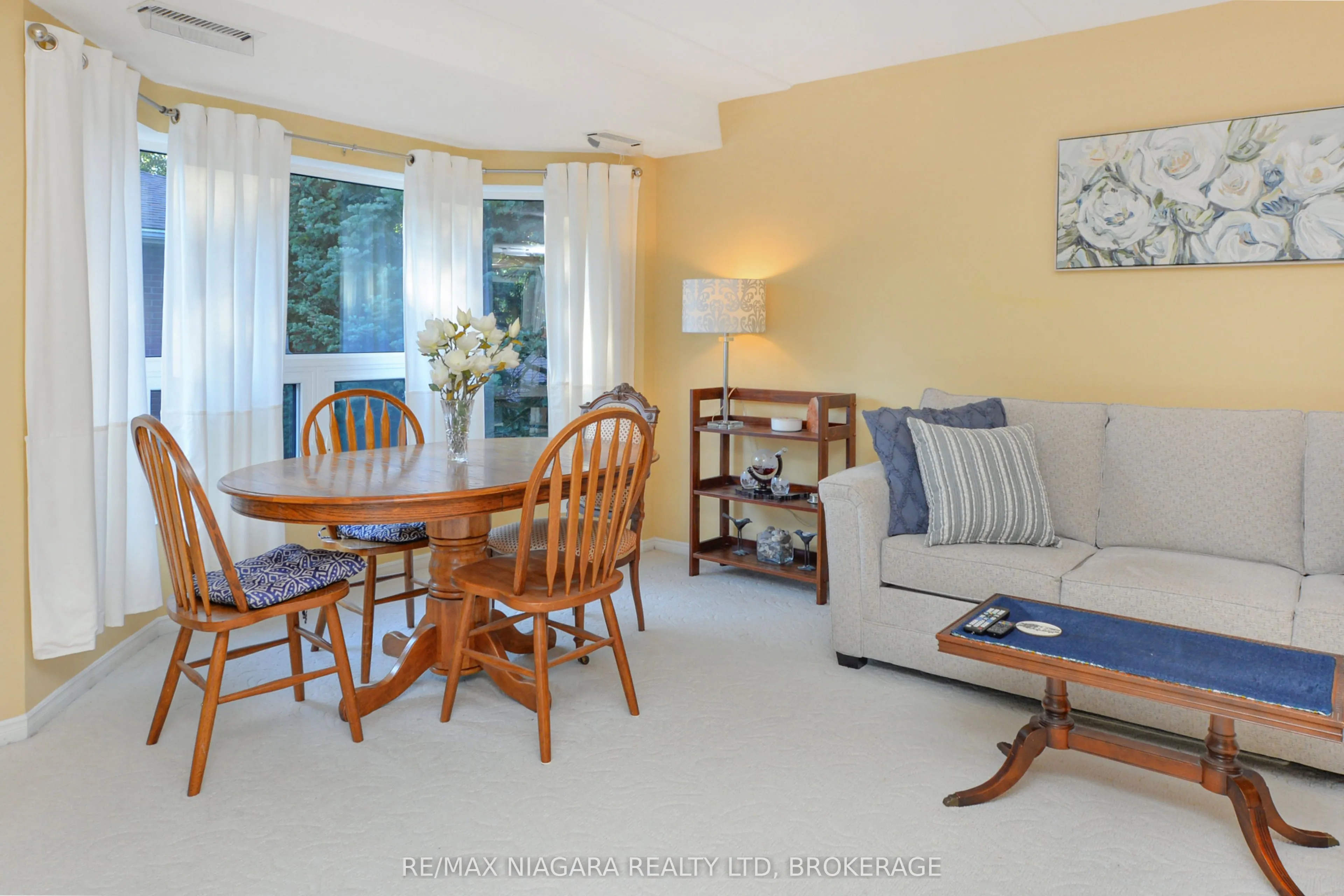 6704 Thorold Stone Road, #206