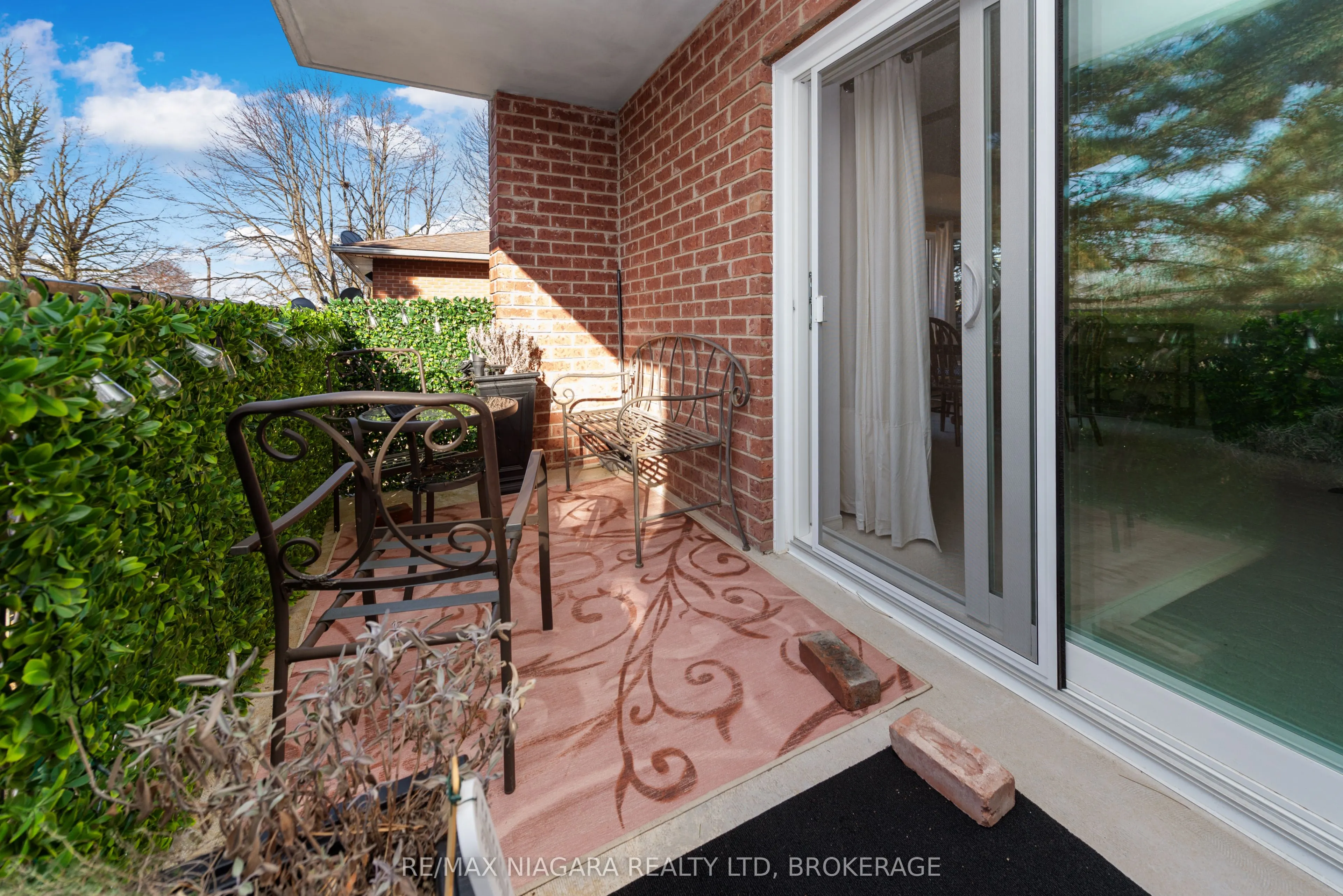 6704 Thorold Stone Road, #206
