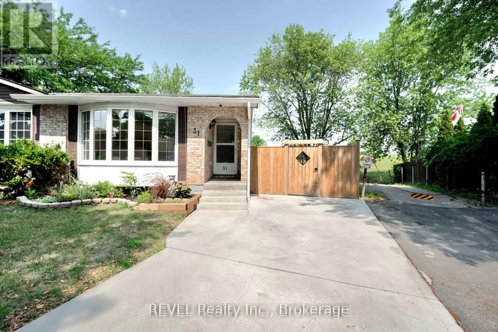 31 Deborah Court