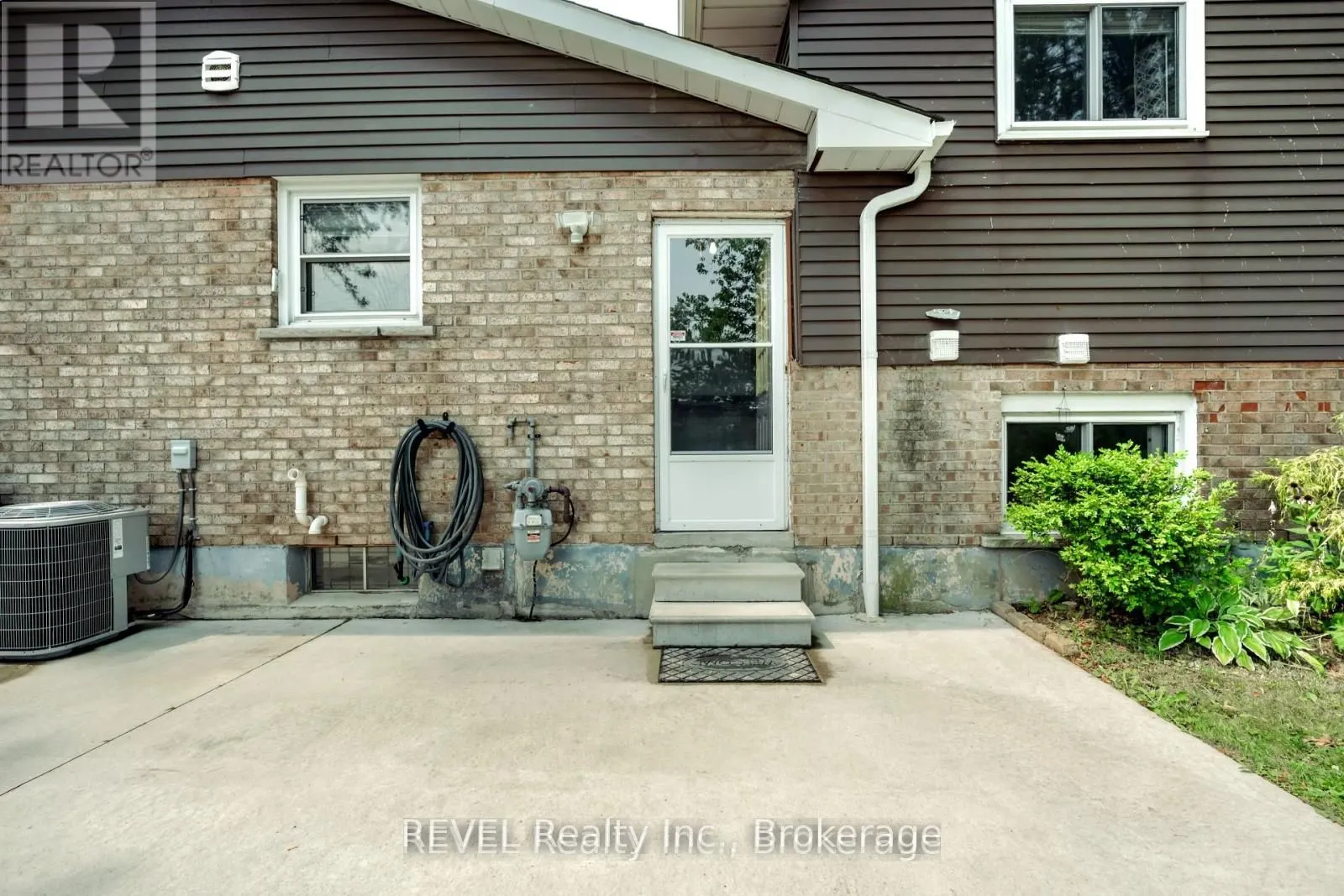 31 Deborah Court