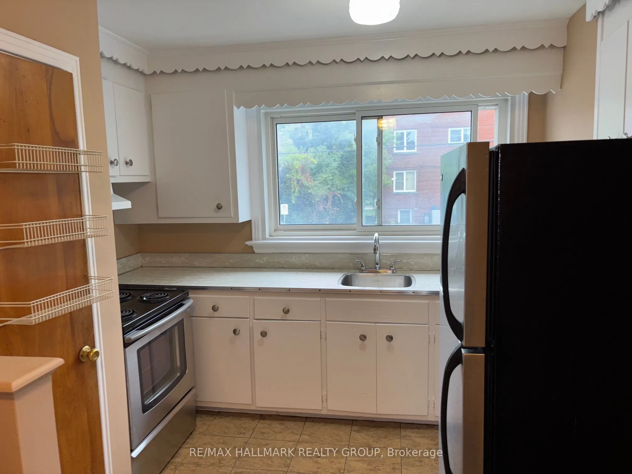1376 TRENTON Avenue, #4