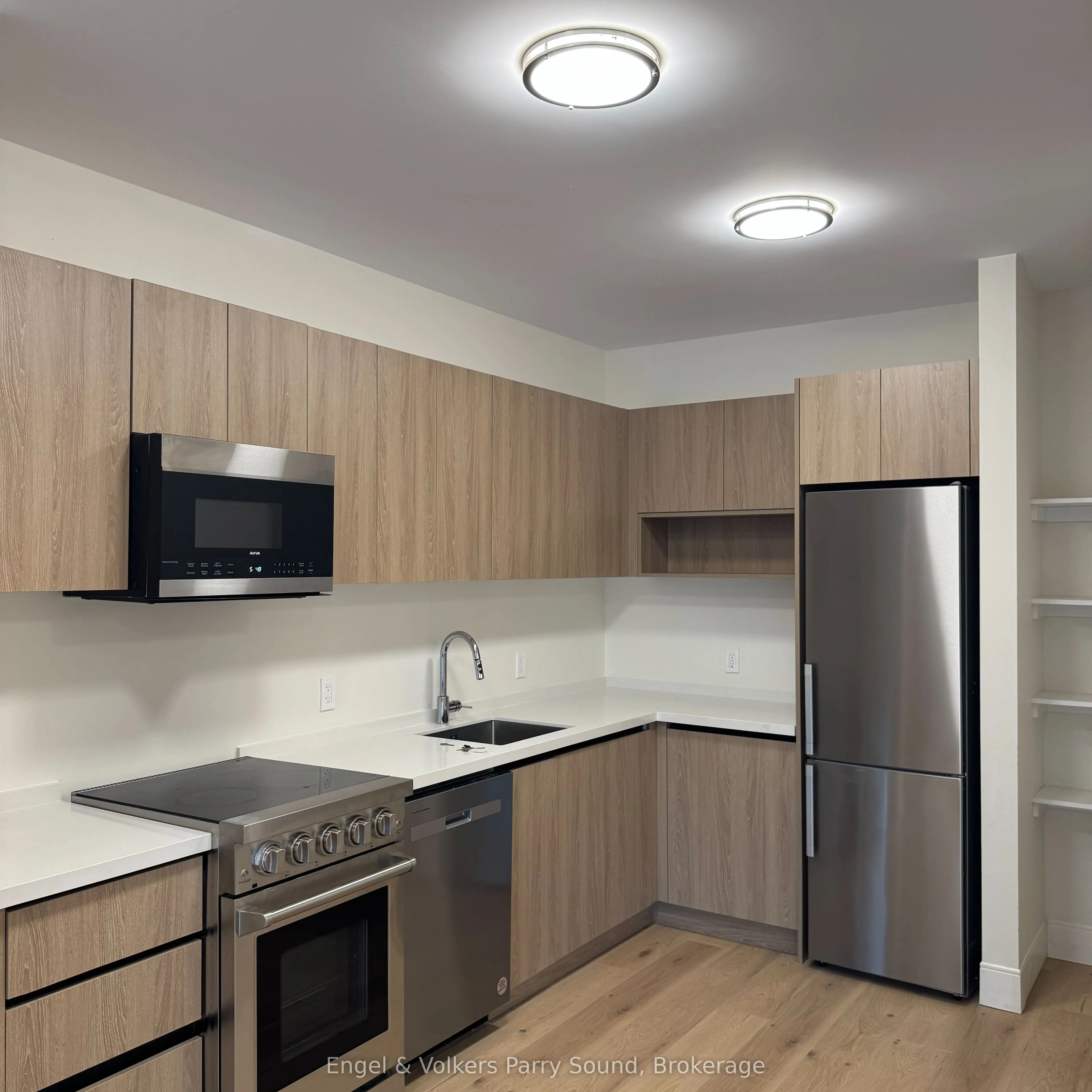 410 First Street N, #201