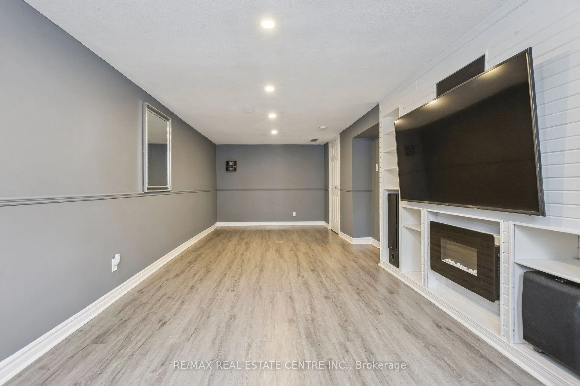 122 Mooregate Crescent