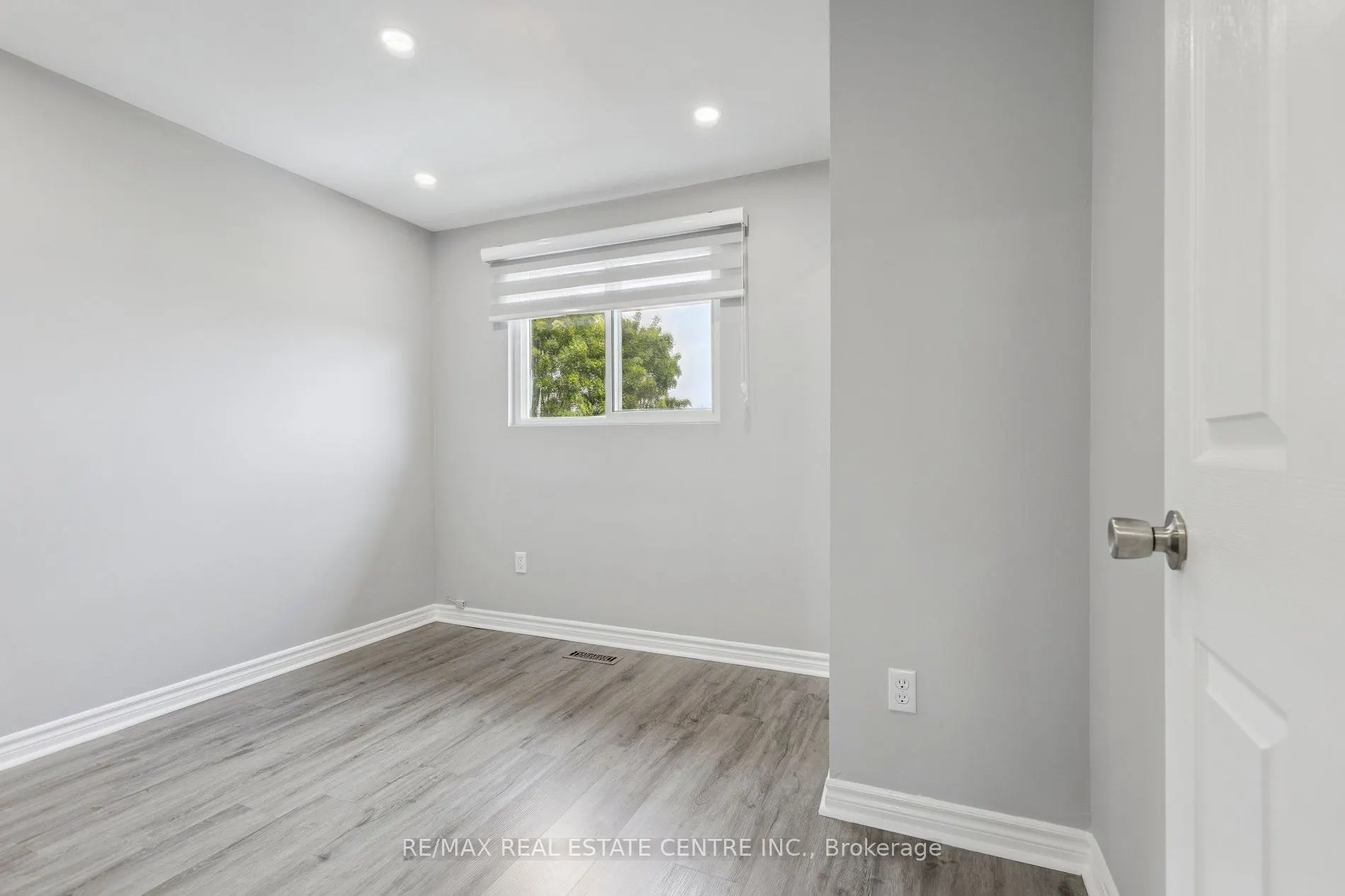 122 Mooregate Crescent