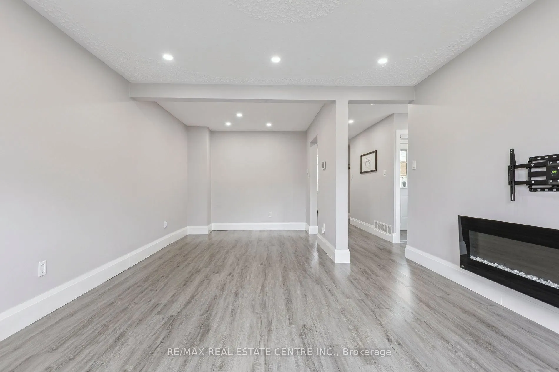 122 Mooregate Crescent