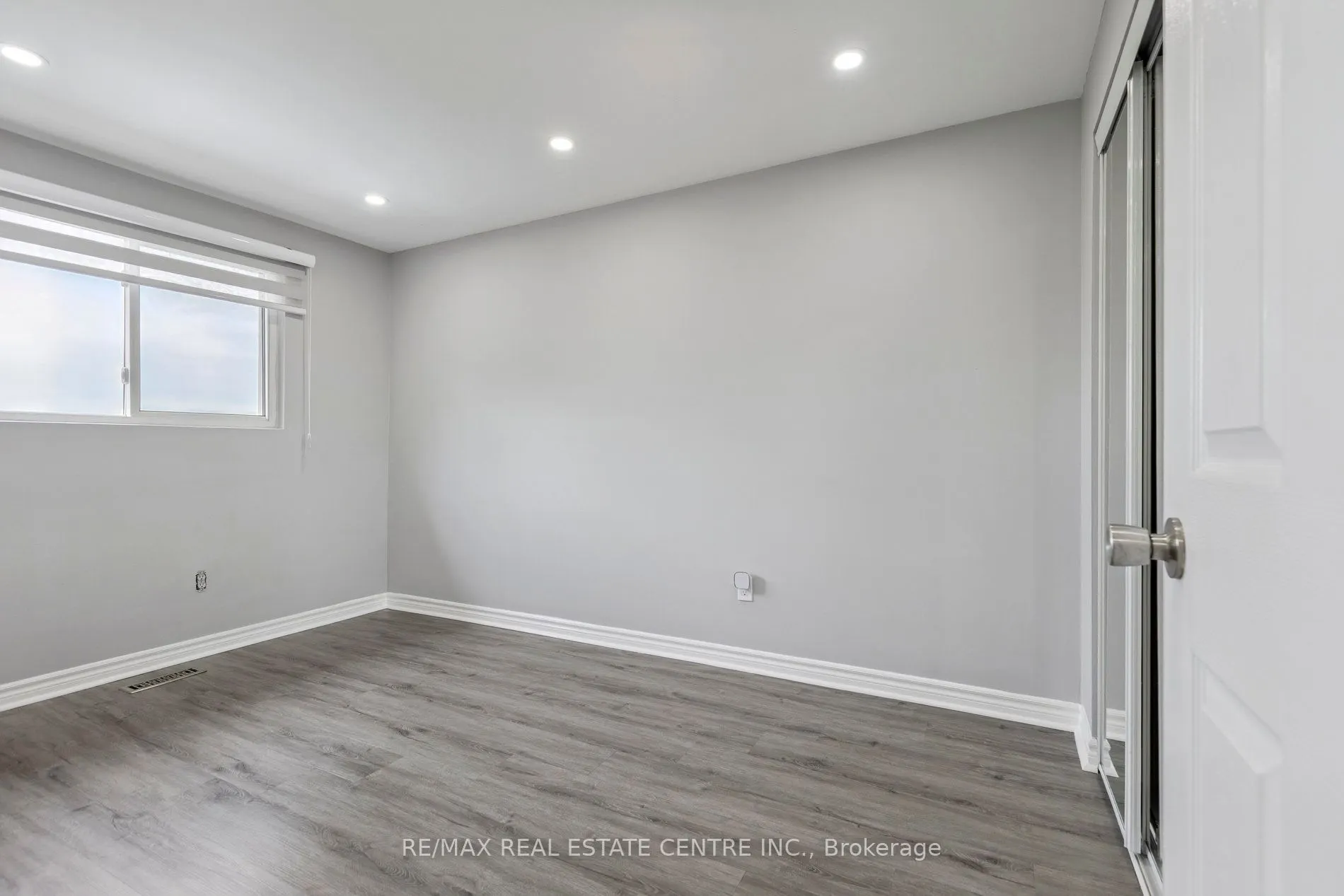 122 Mooregate Crescent