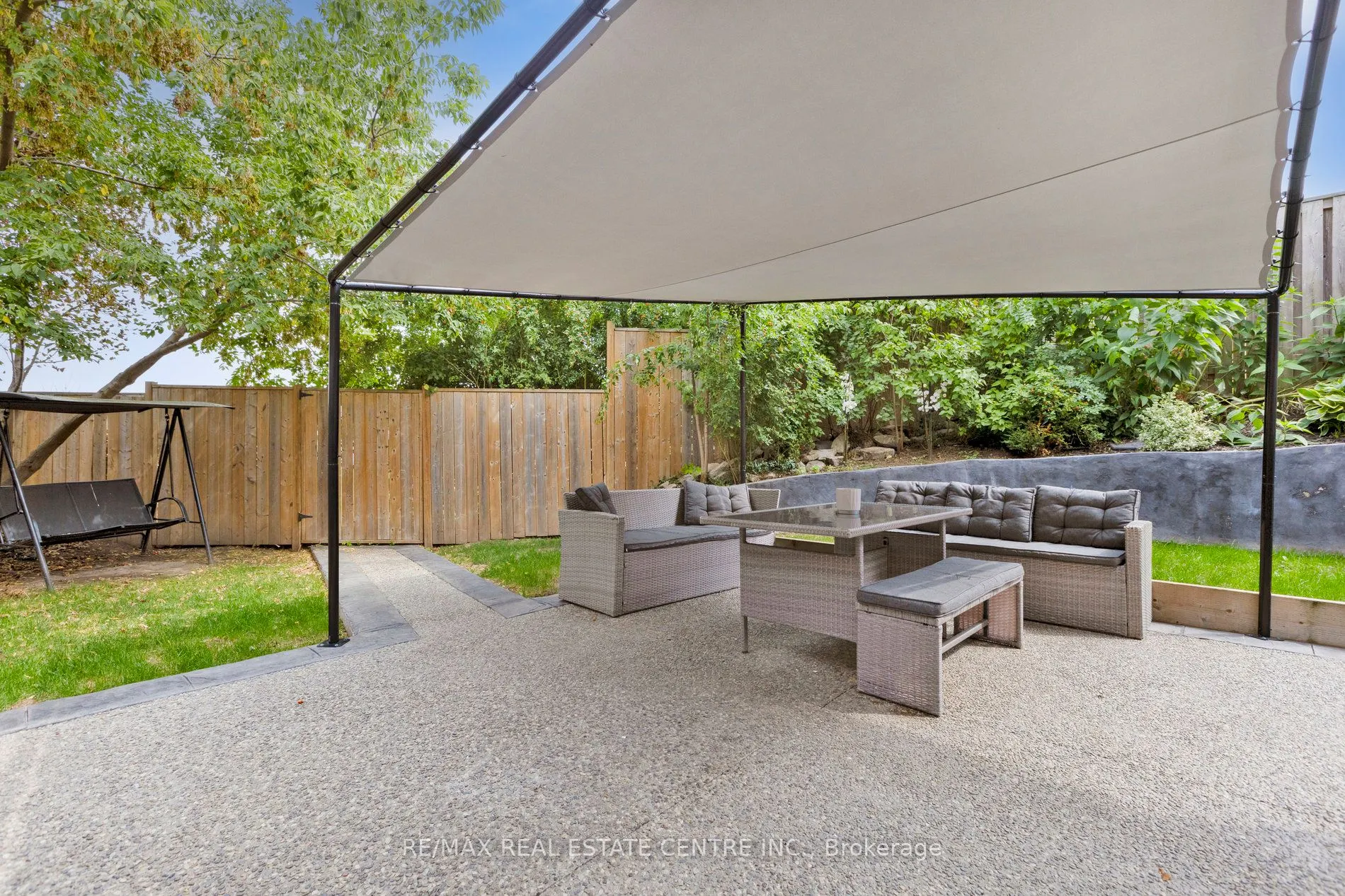 122 Mooregate Crescent