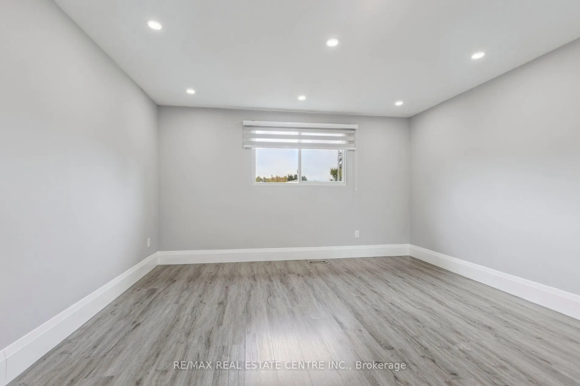 122 Mooregate Crescent