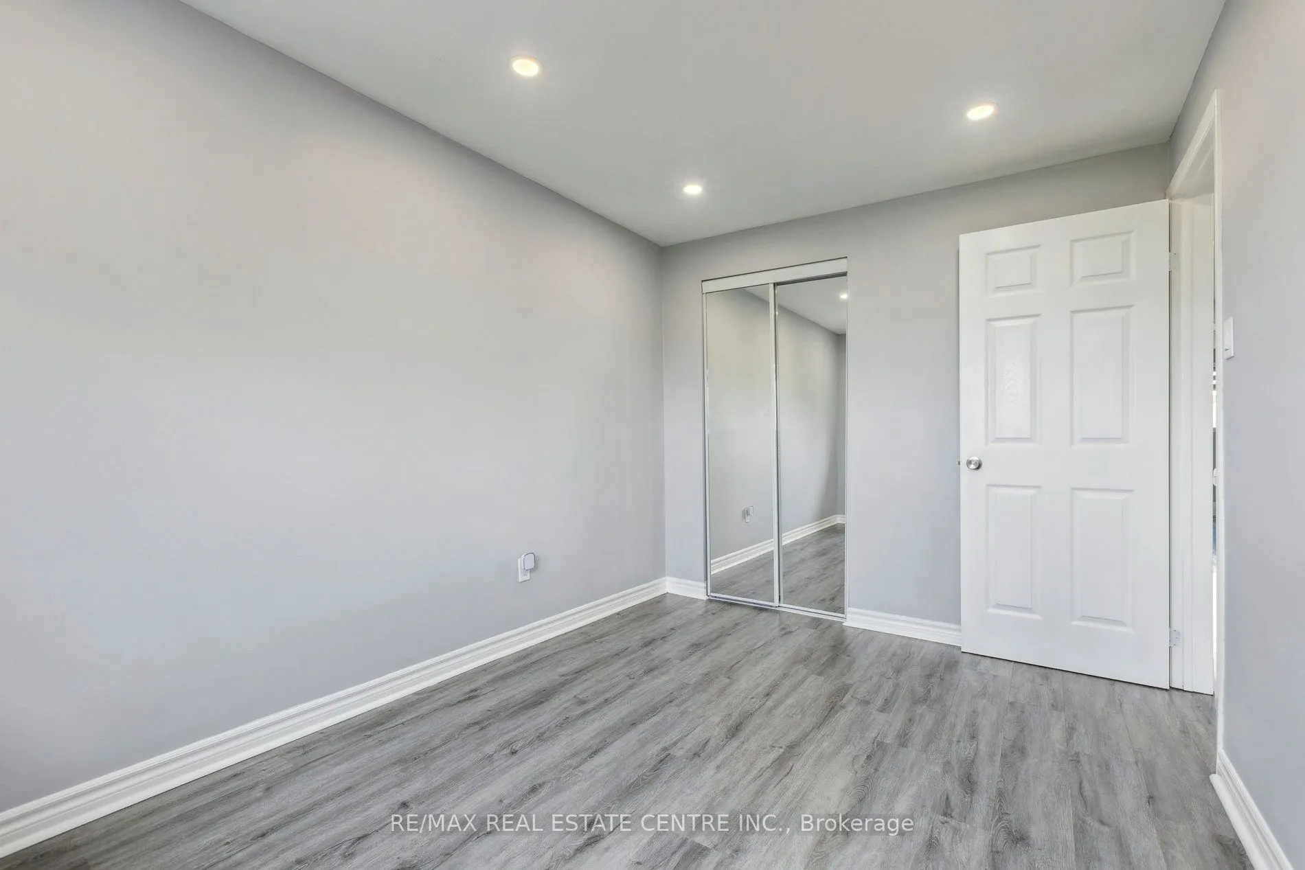 122 Mooregate Crescent