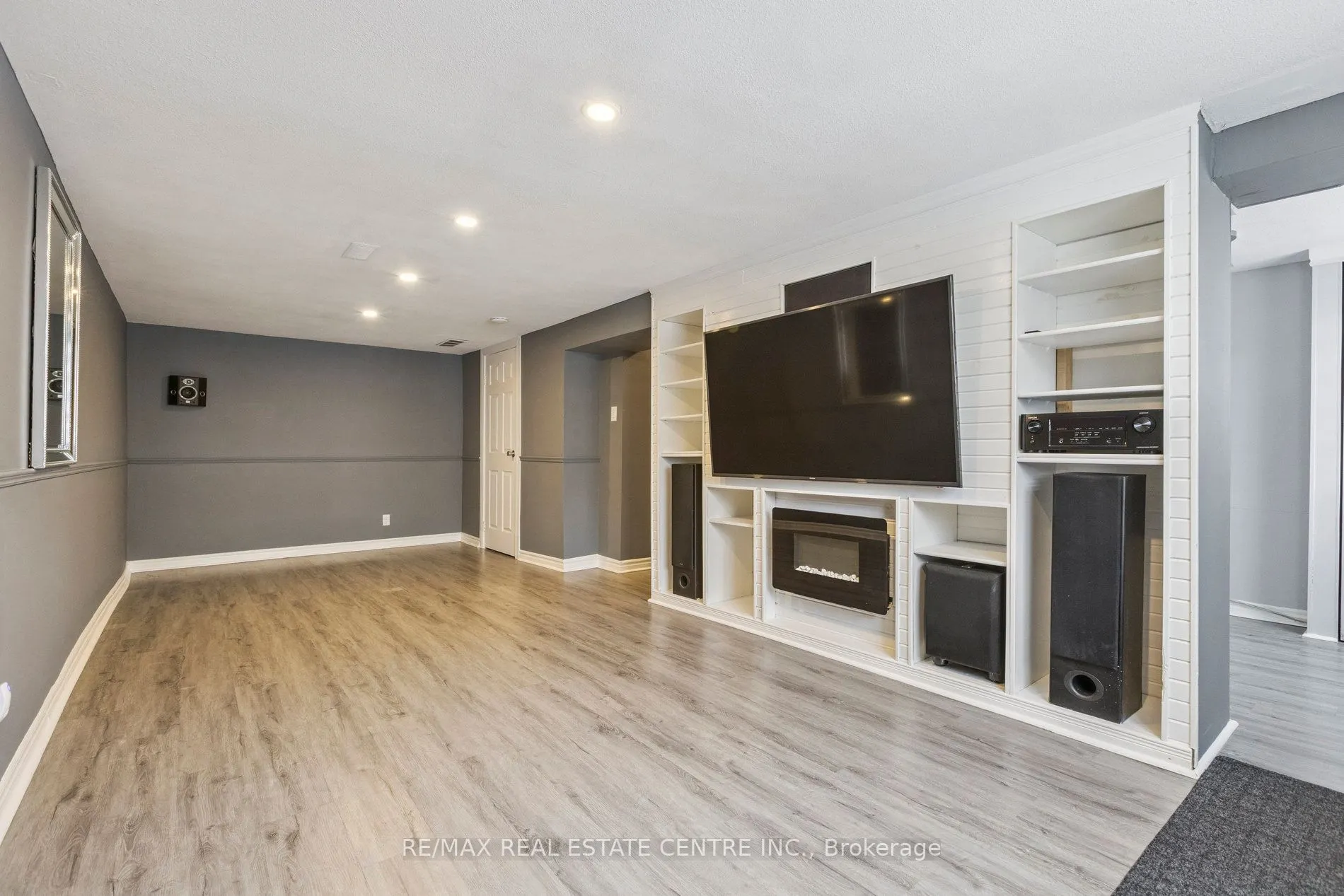 122 Mooregate Crescent