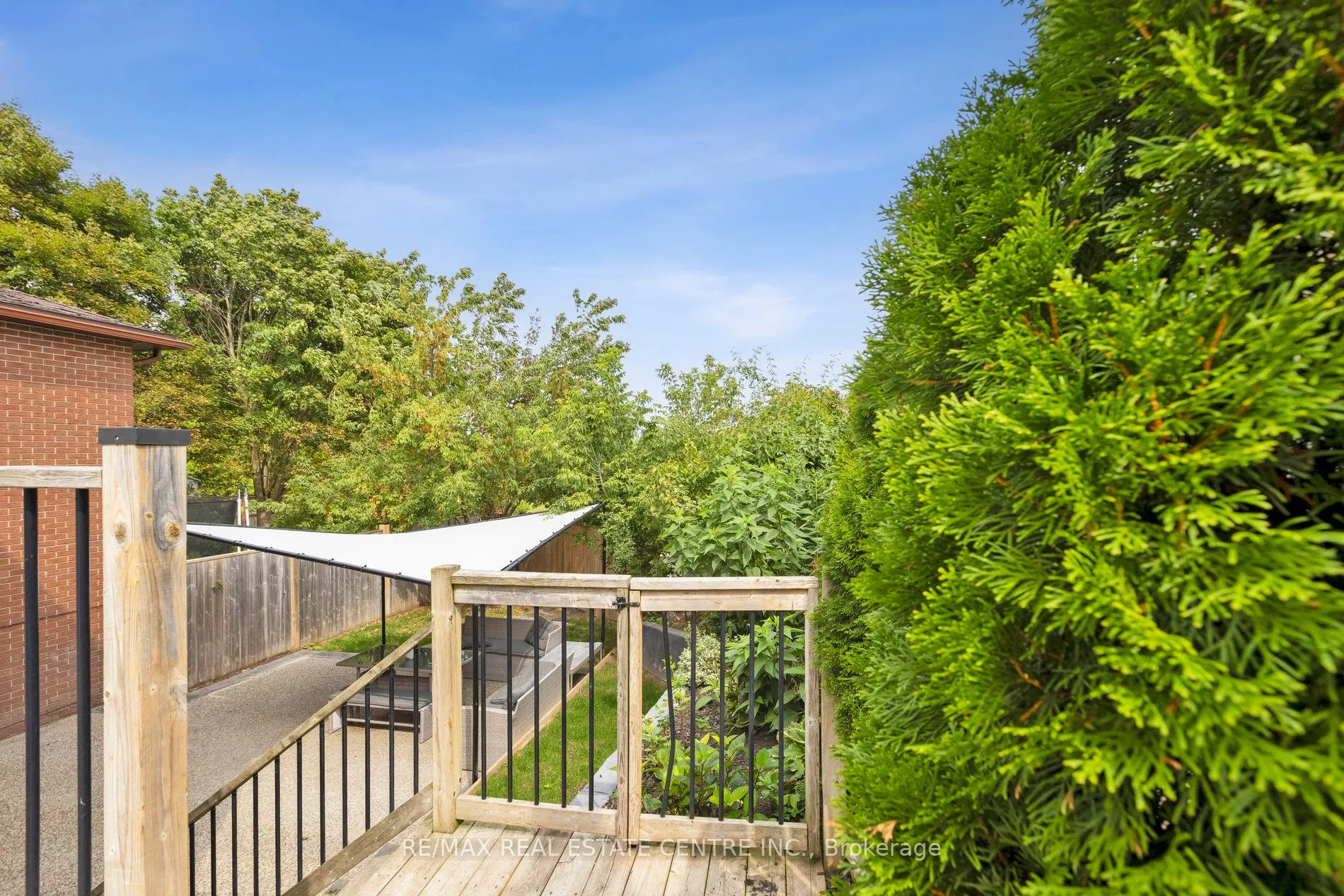 122 Mooregate Crescent