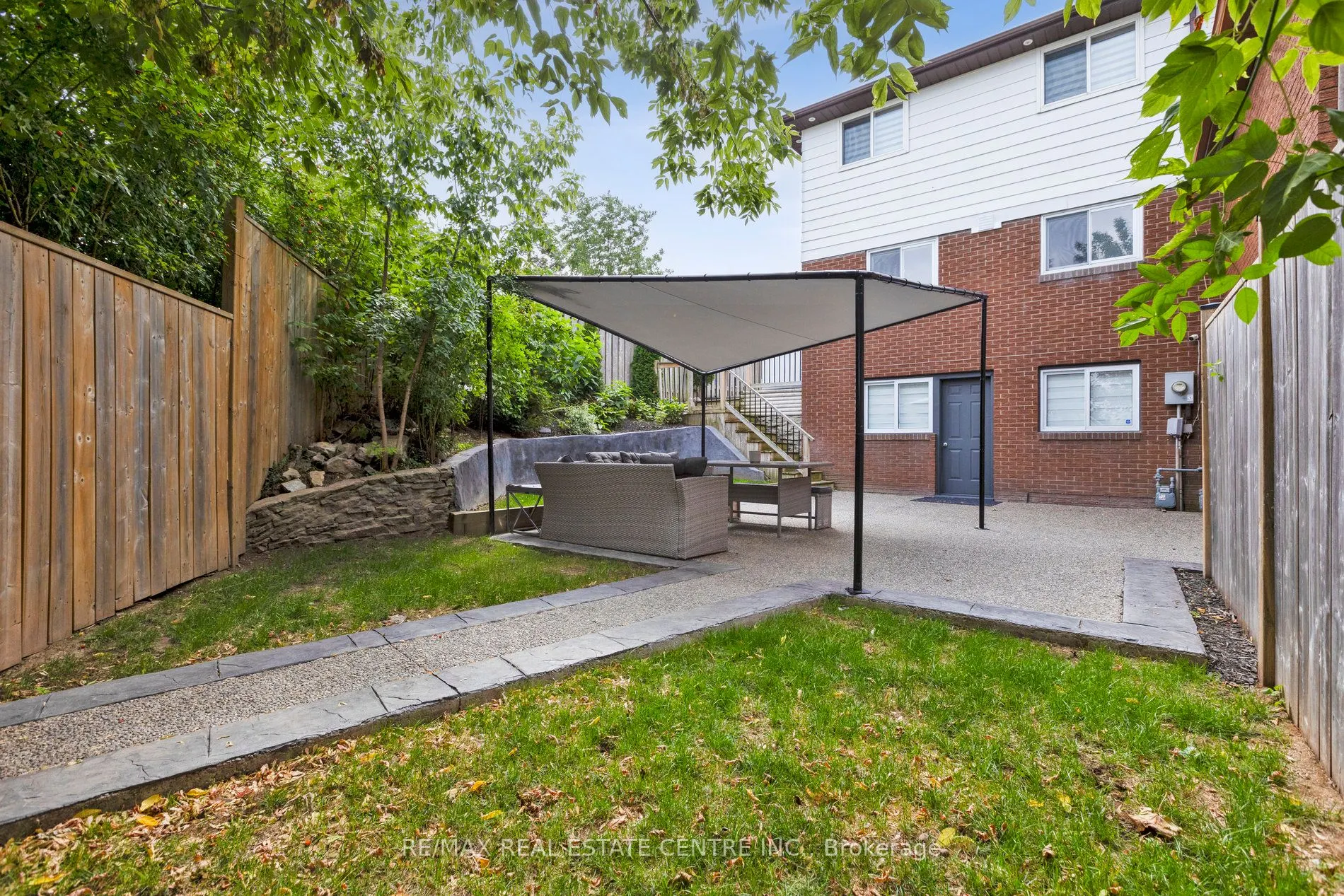 122 Mooregate Crescent