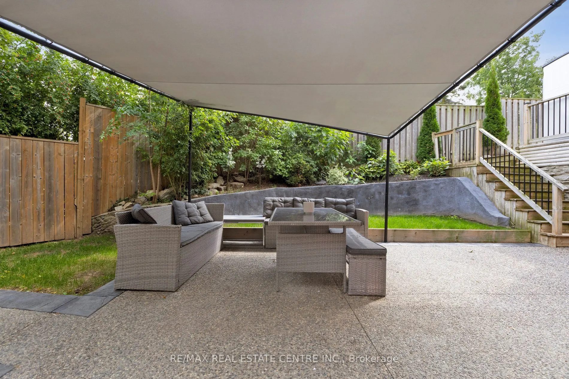 122 Mooregate Crescent