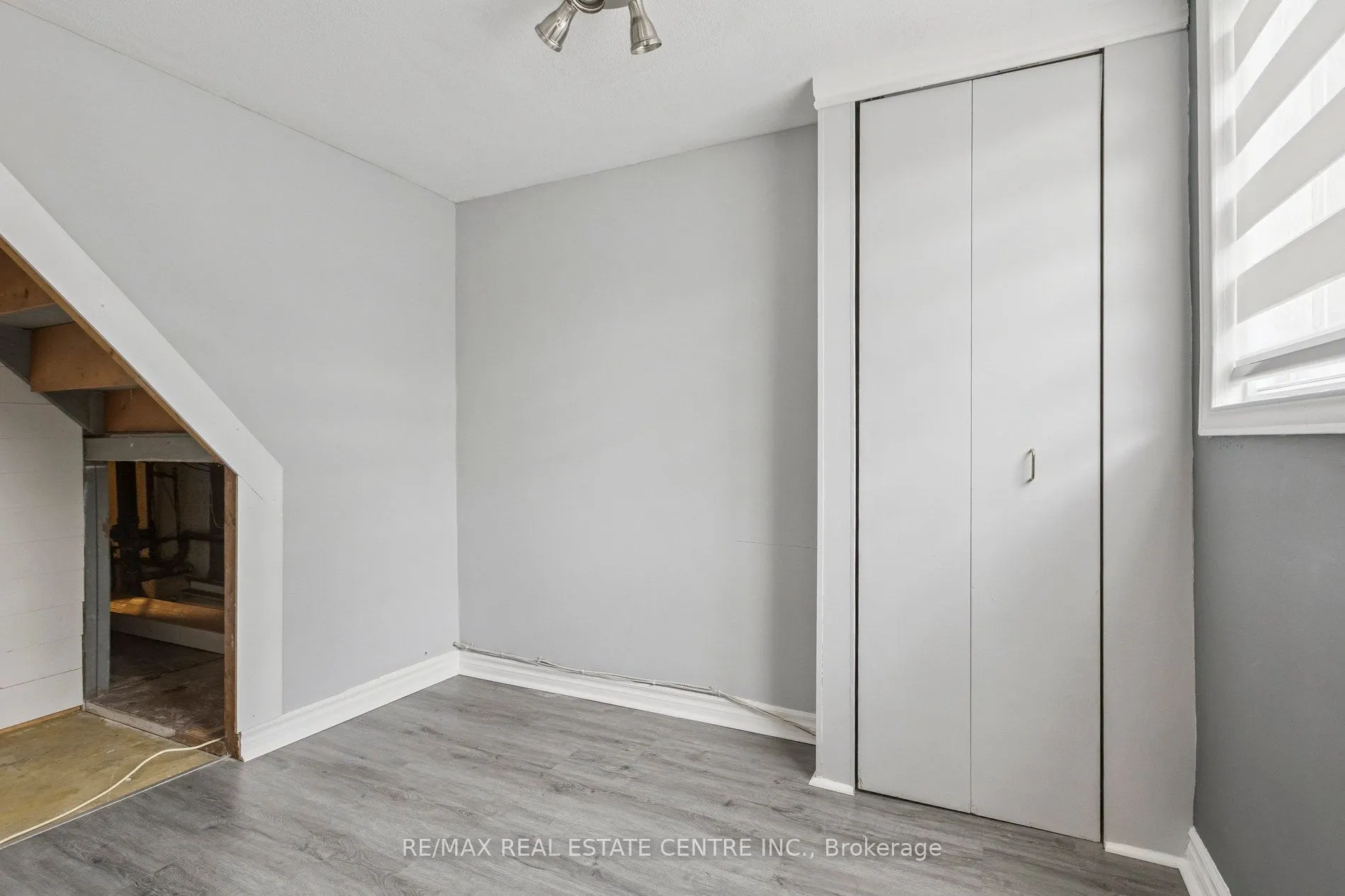122 Mooregate Crescent