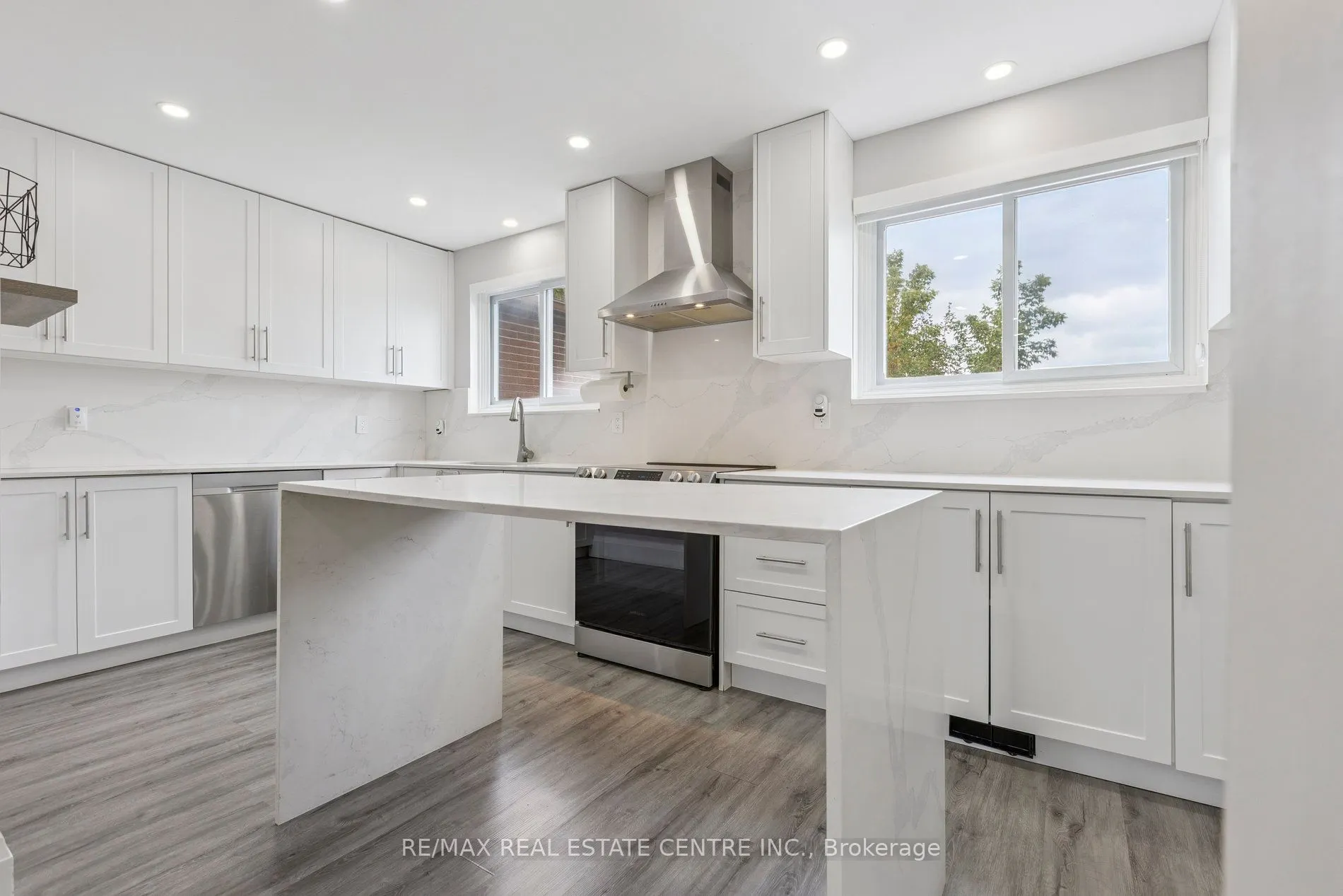 122 Mooregate Crescent