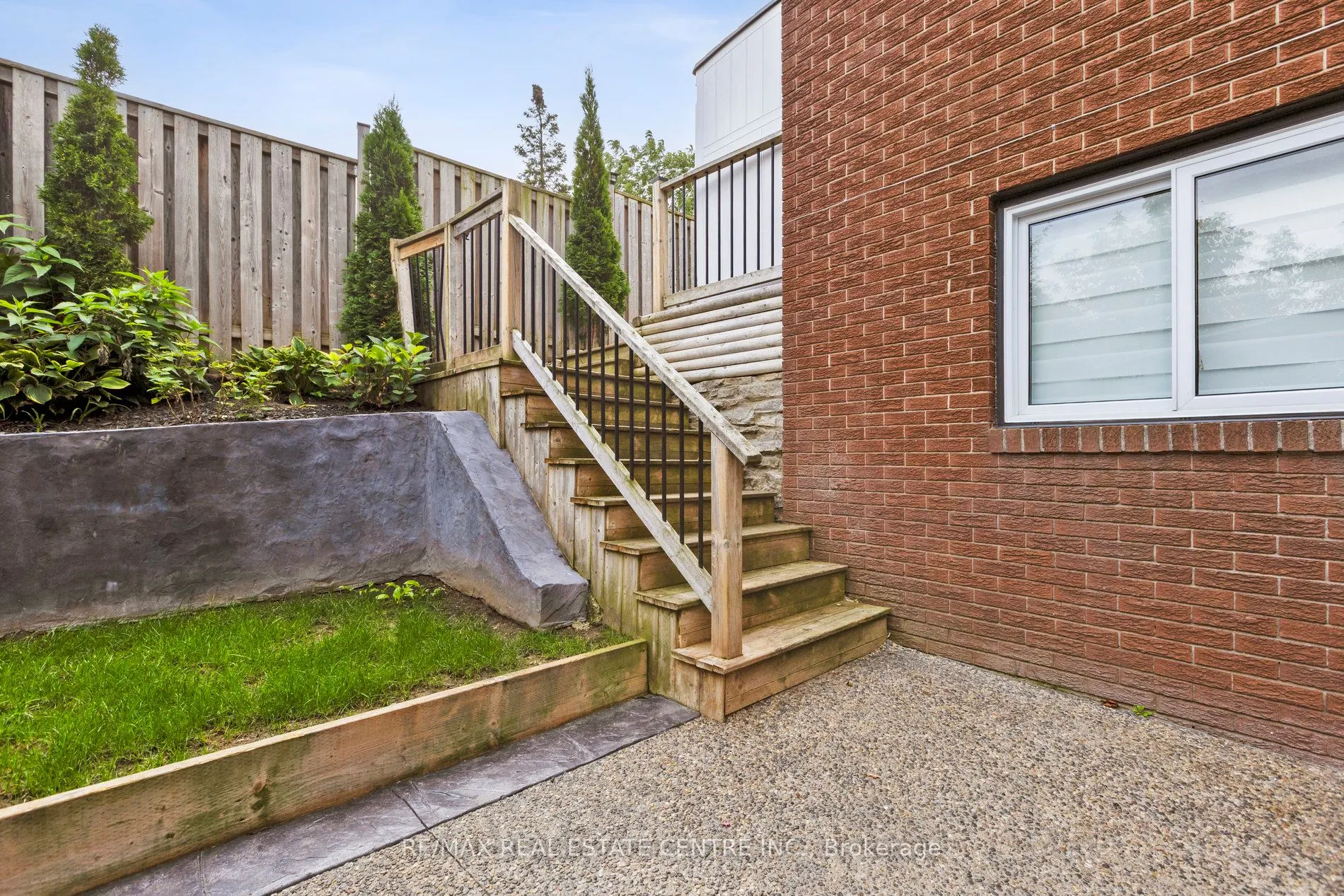 122 Mooregate Crescent