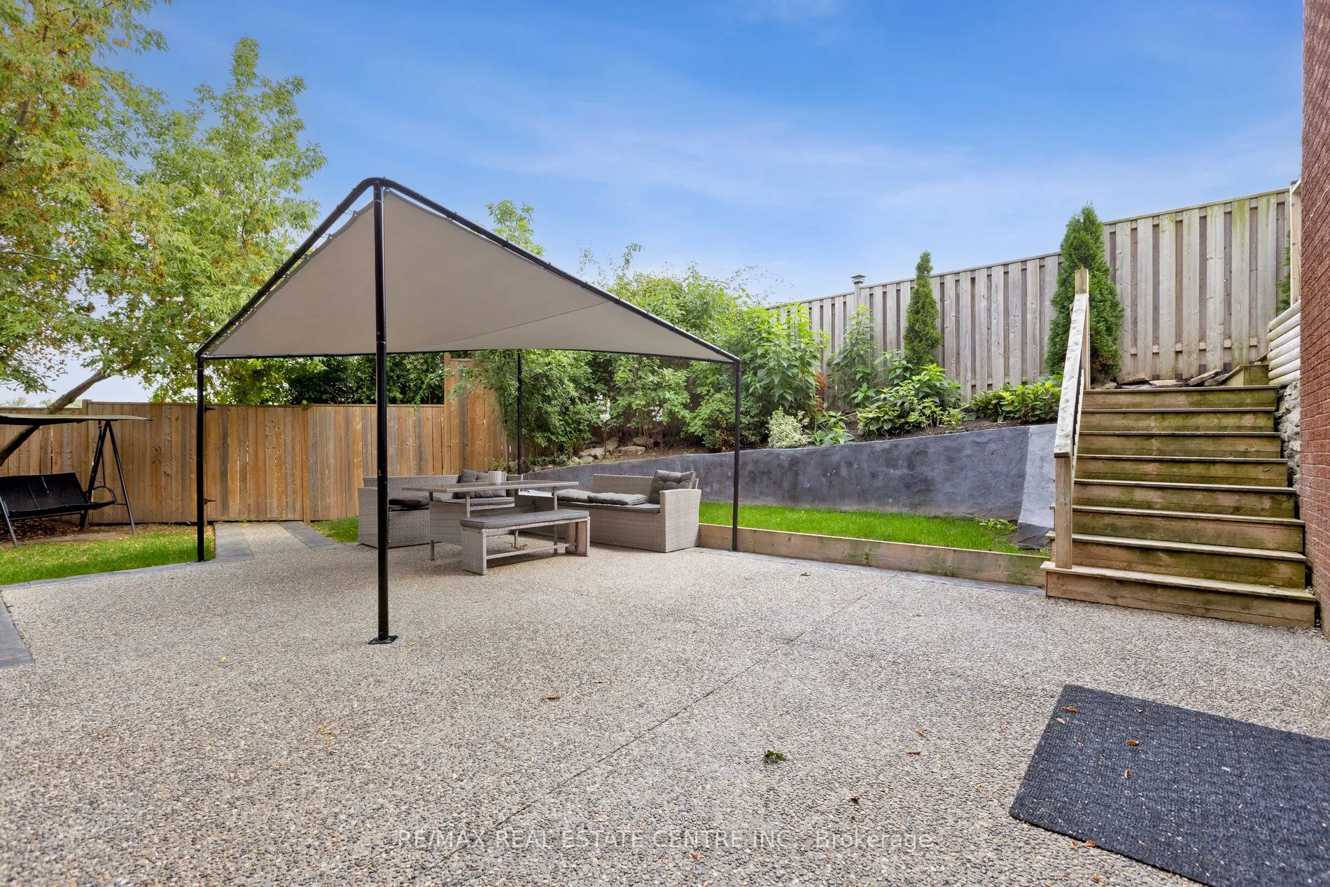 122 Mooregate Crescent