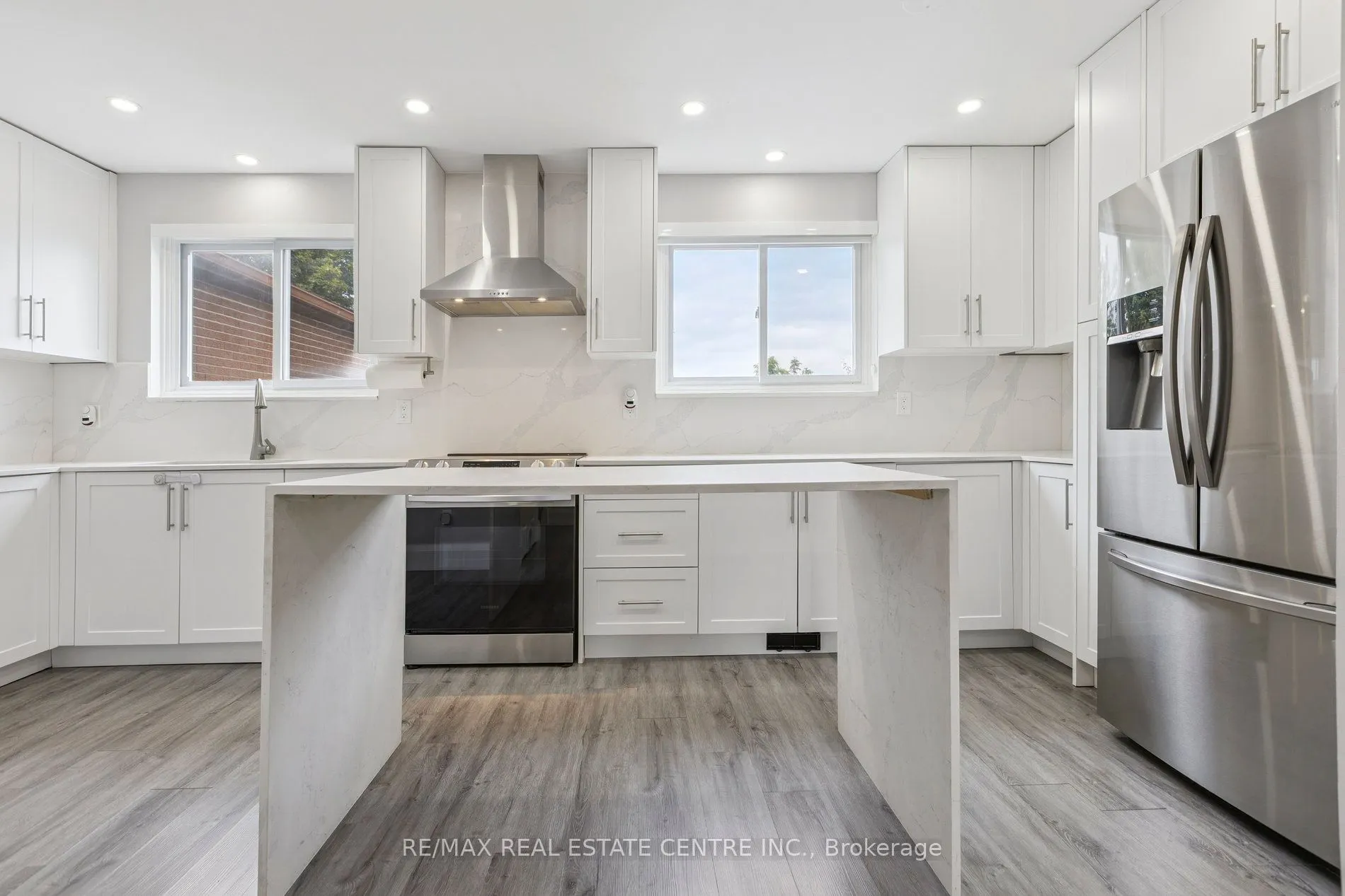 122 Mooregate Crescent