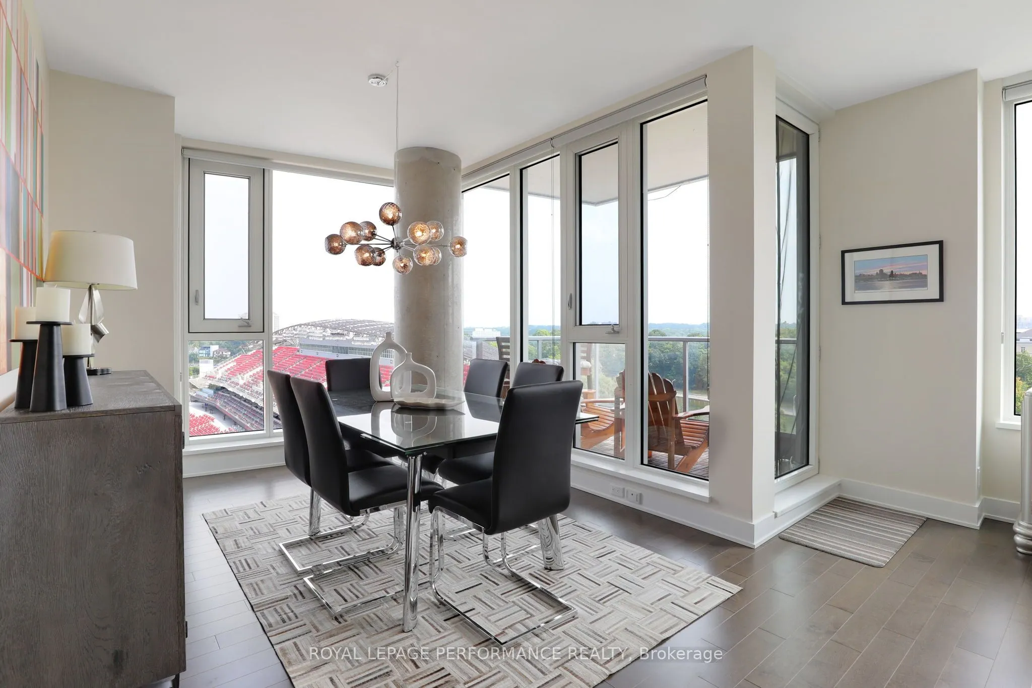 1035 BANK Street, #907
