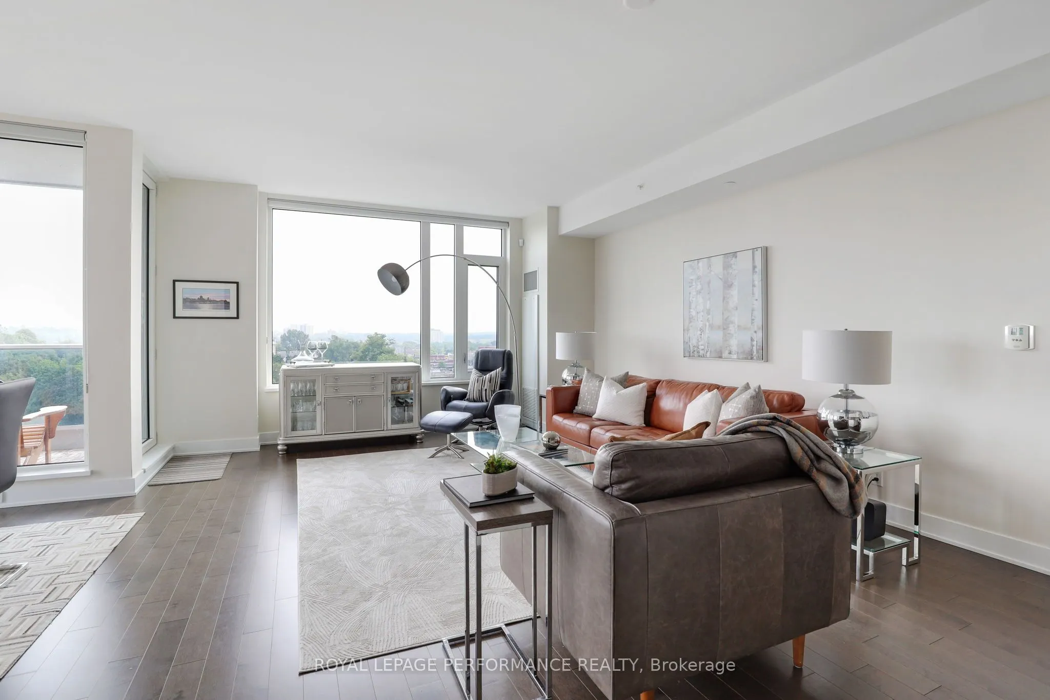 1035 BANK Street, #907
