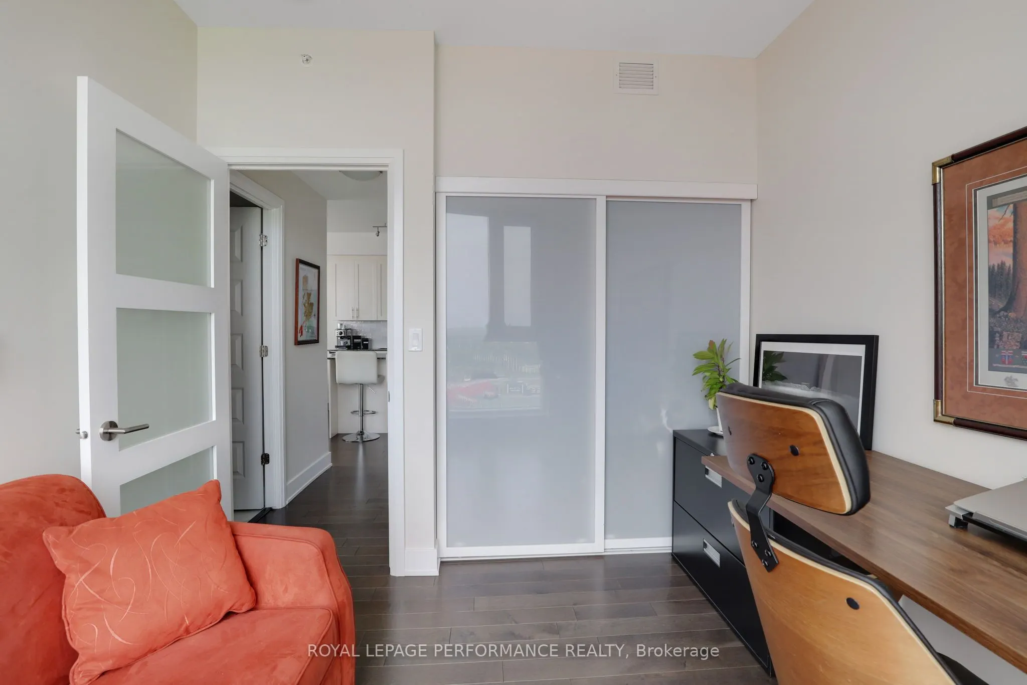 1035 BANK Street, #907