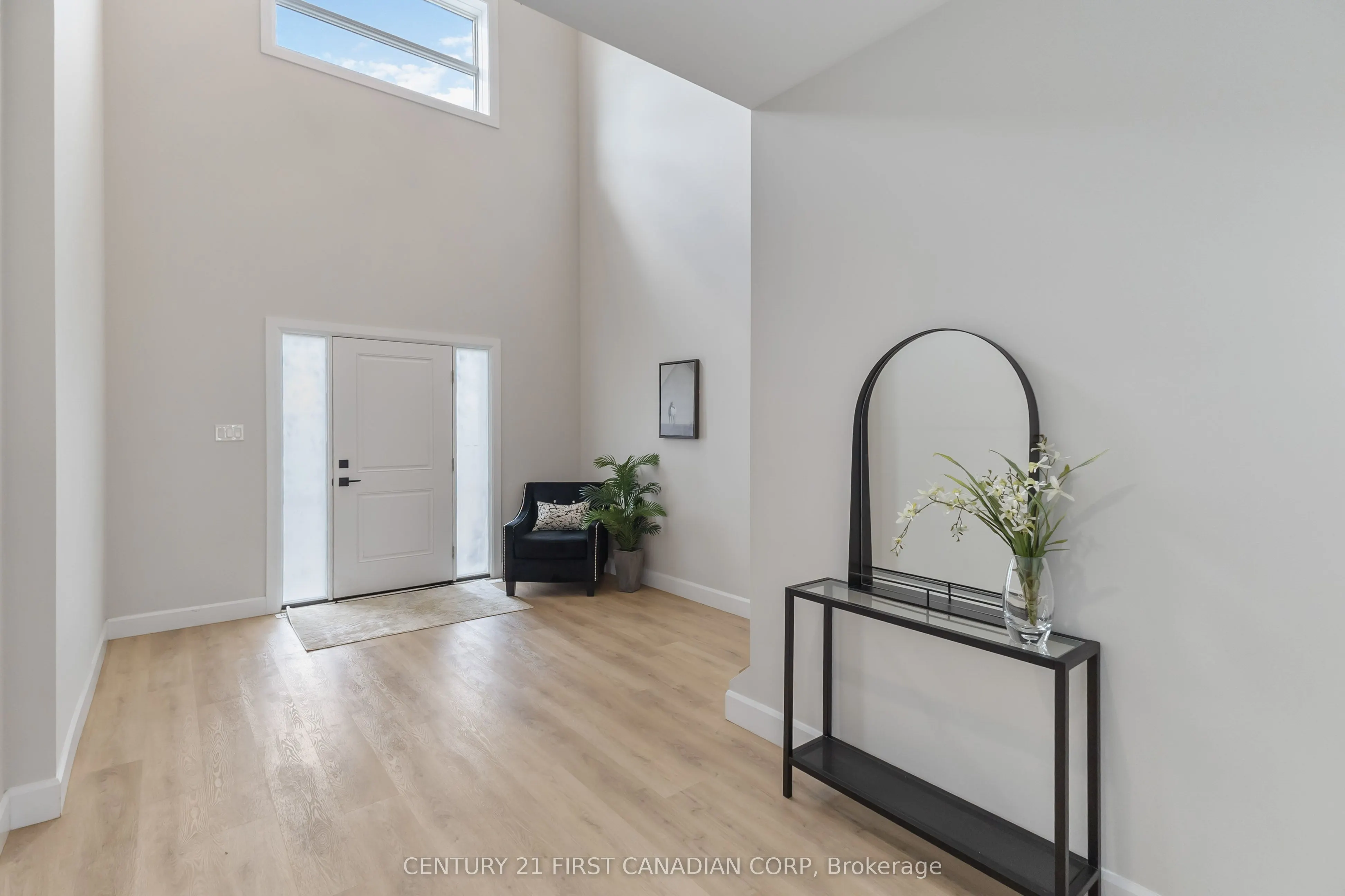 6707 Royal Magnolia Avenue