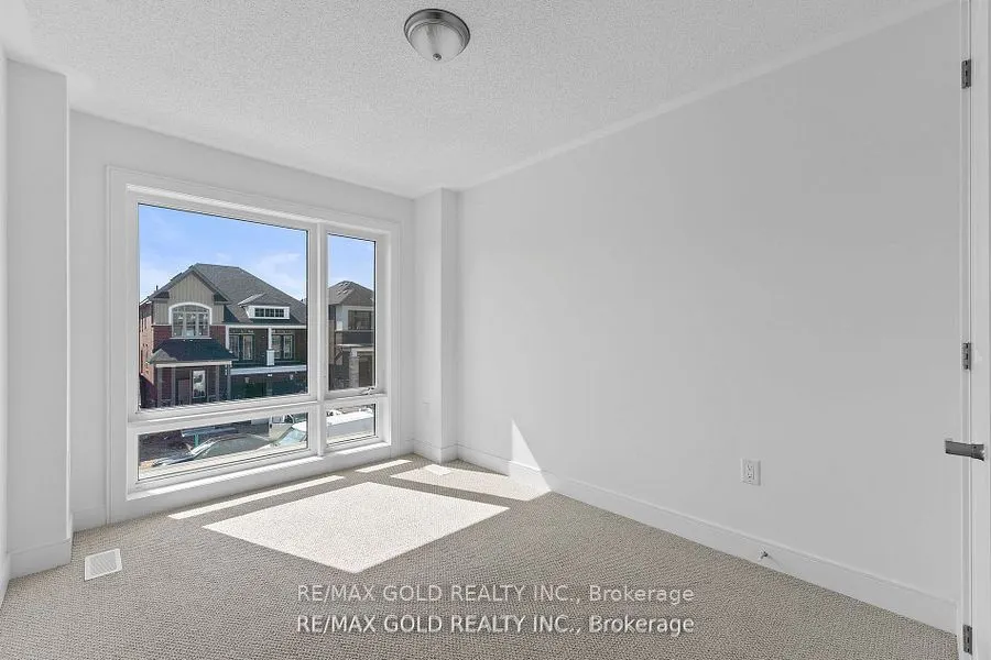31 Stanley Leitch Drive