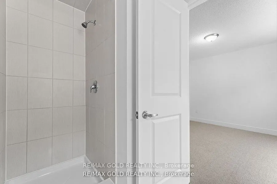 31 Stanley Leitch Drive