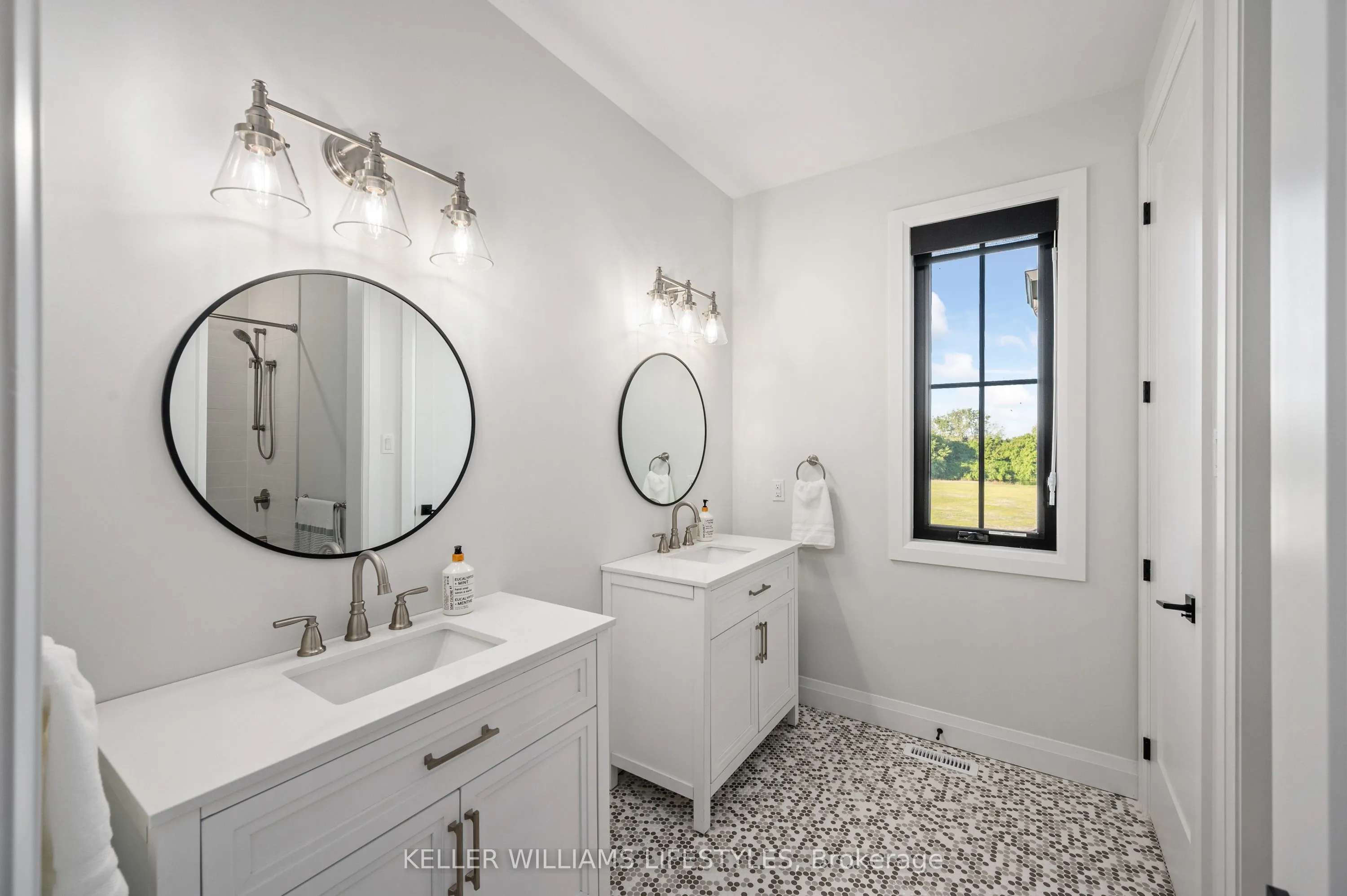 9861 Glendon Drive, #202