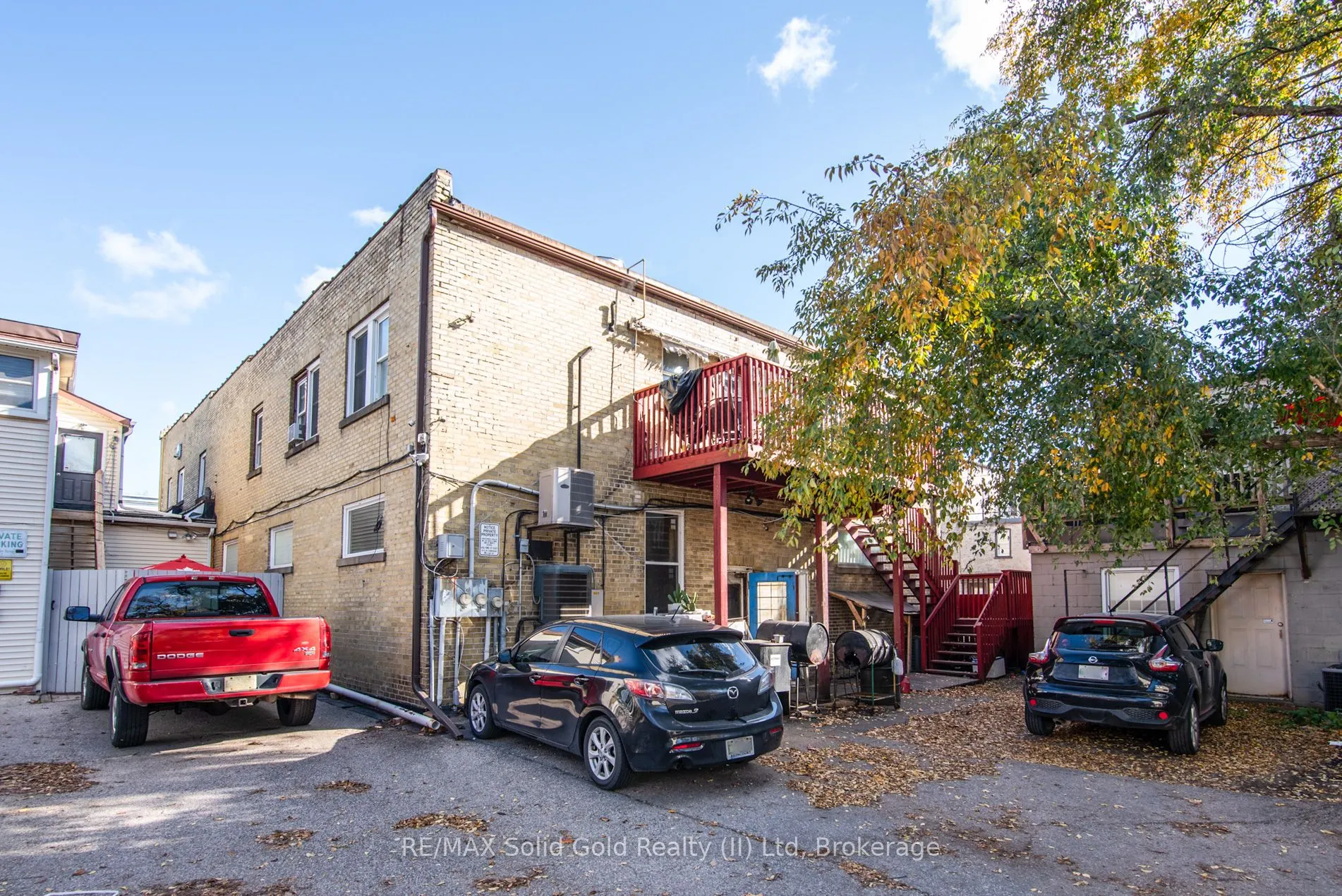 660 King Street E