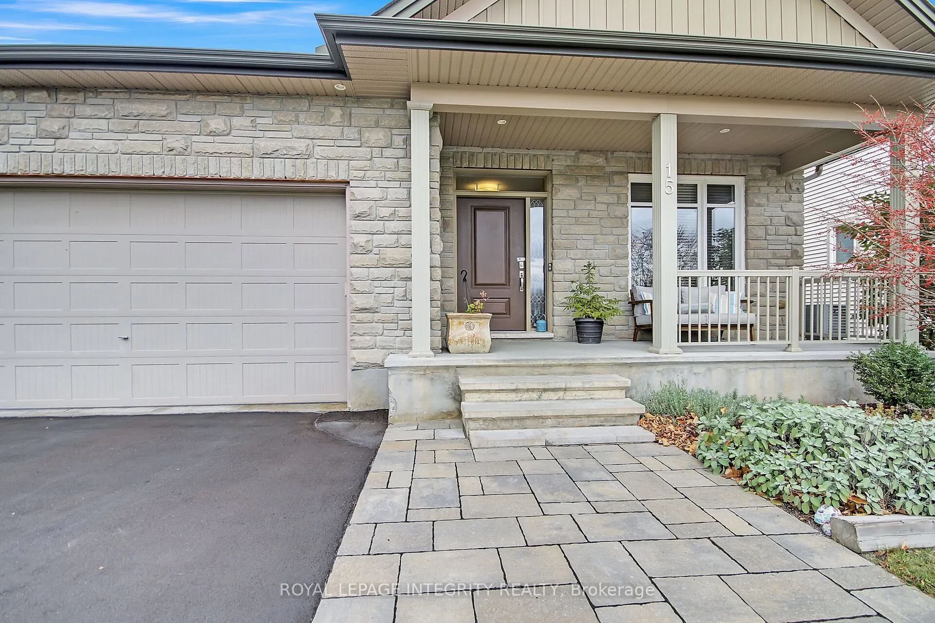 15 York Crossing