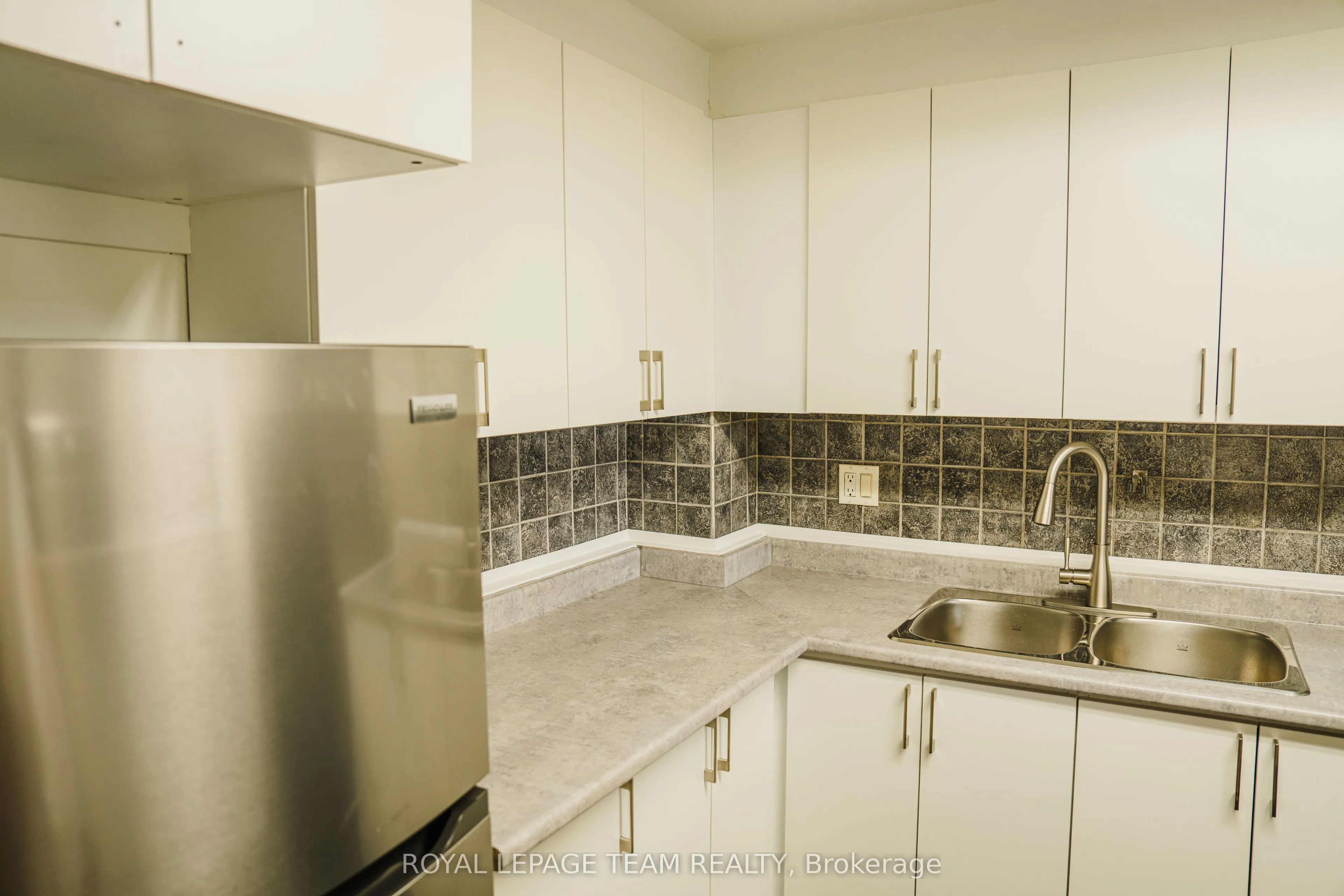 3100 Carling Avenue, #118