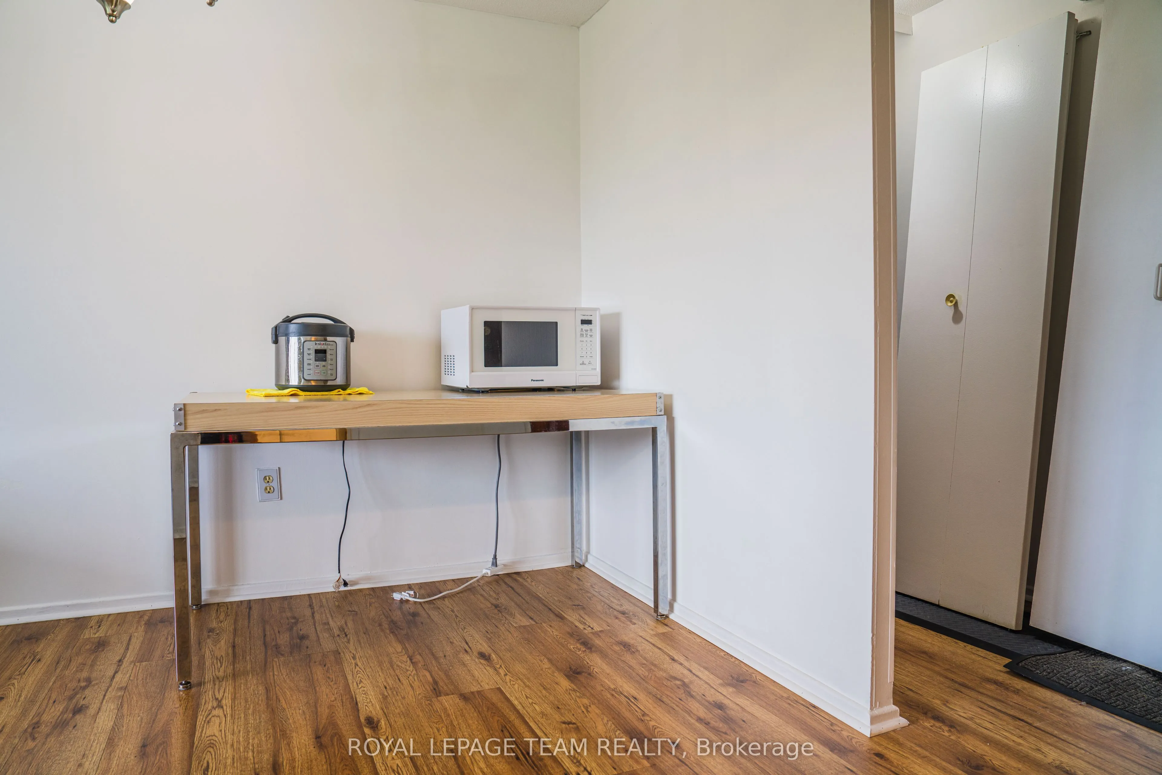 3100 Carling Avenue, #118