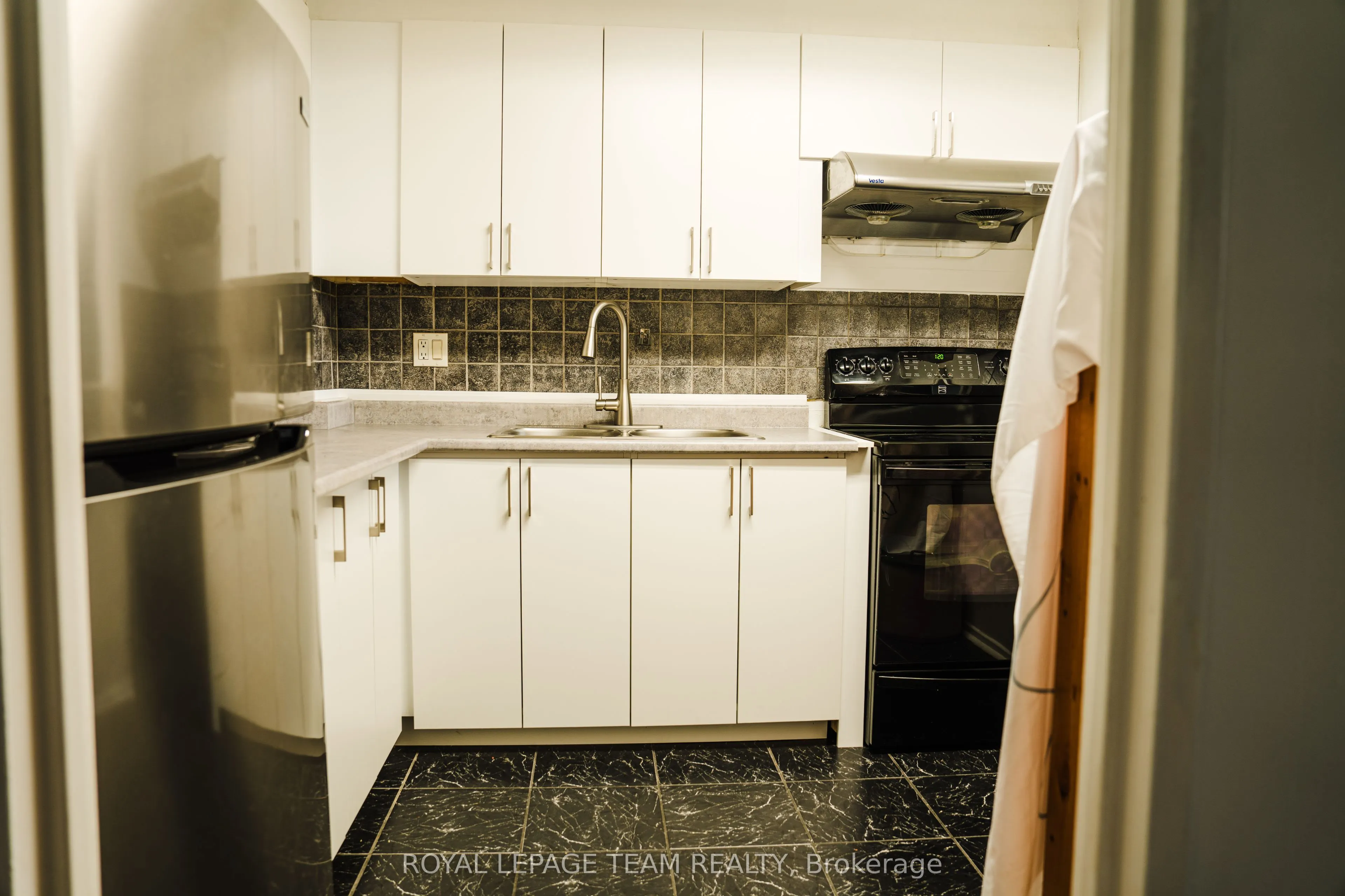 3100 Carling Avenue, #118