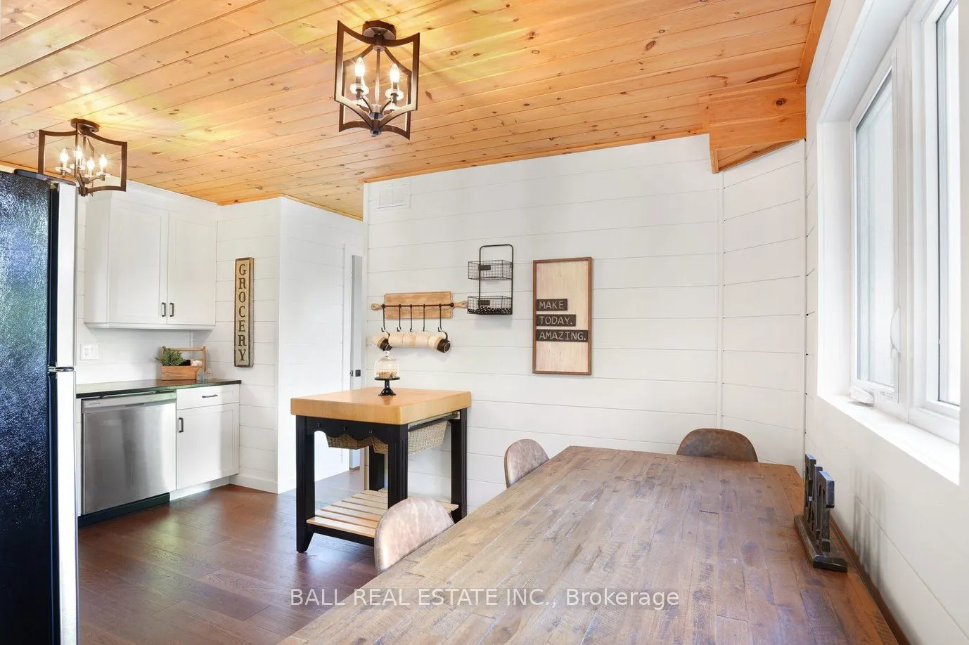 45 Hemlock Point Road