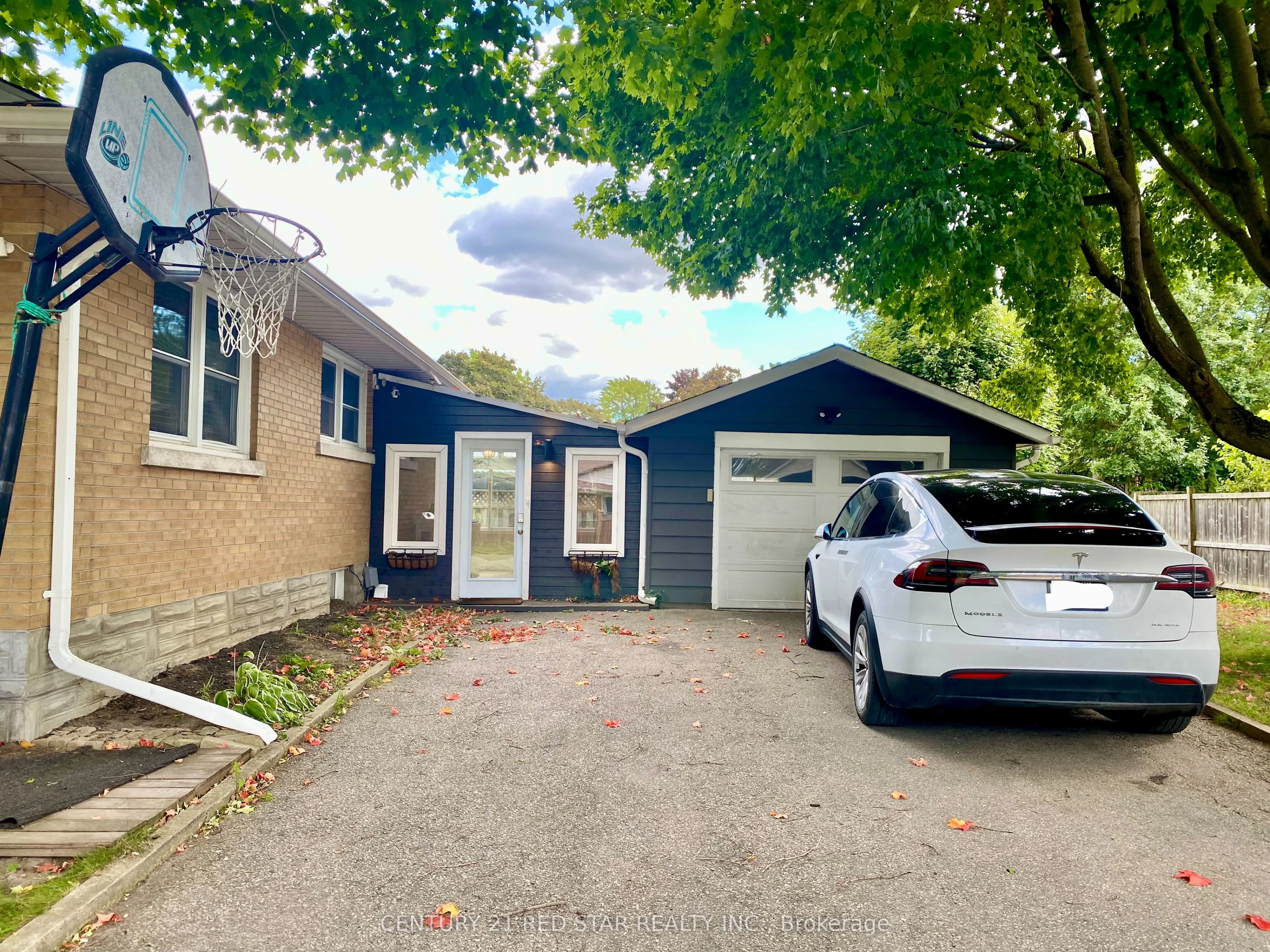 107 Ellis Crescent S