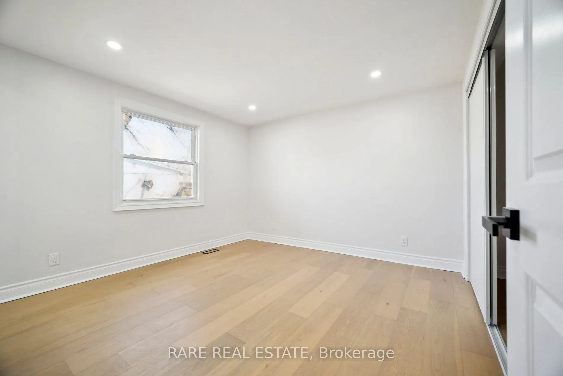314 Laughton Crescent